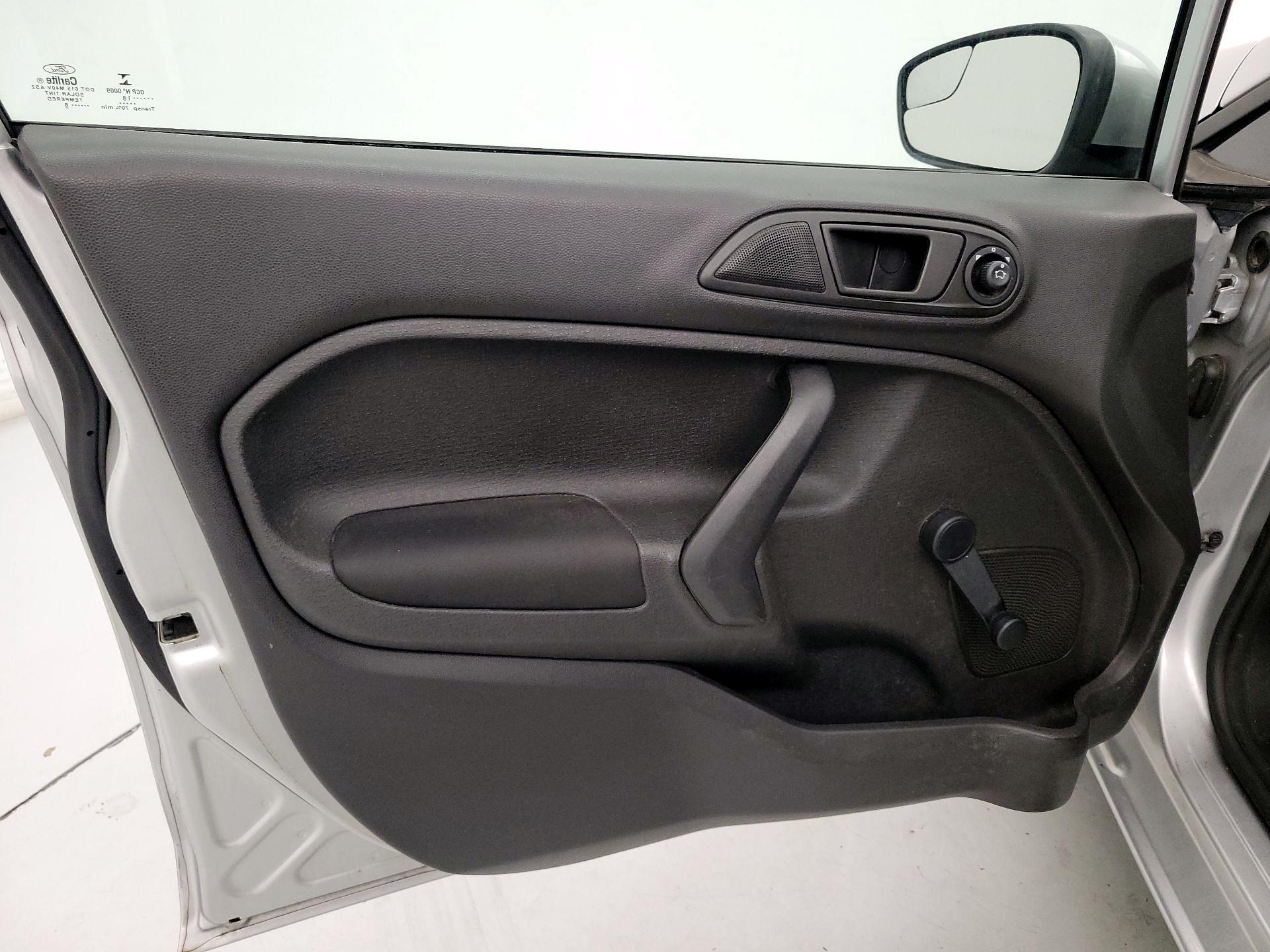 Thumbnail: 2018 Ford Fiesta - 12