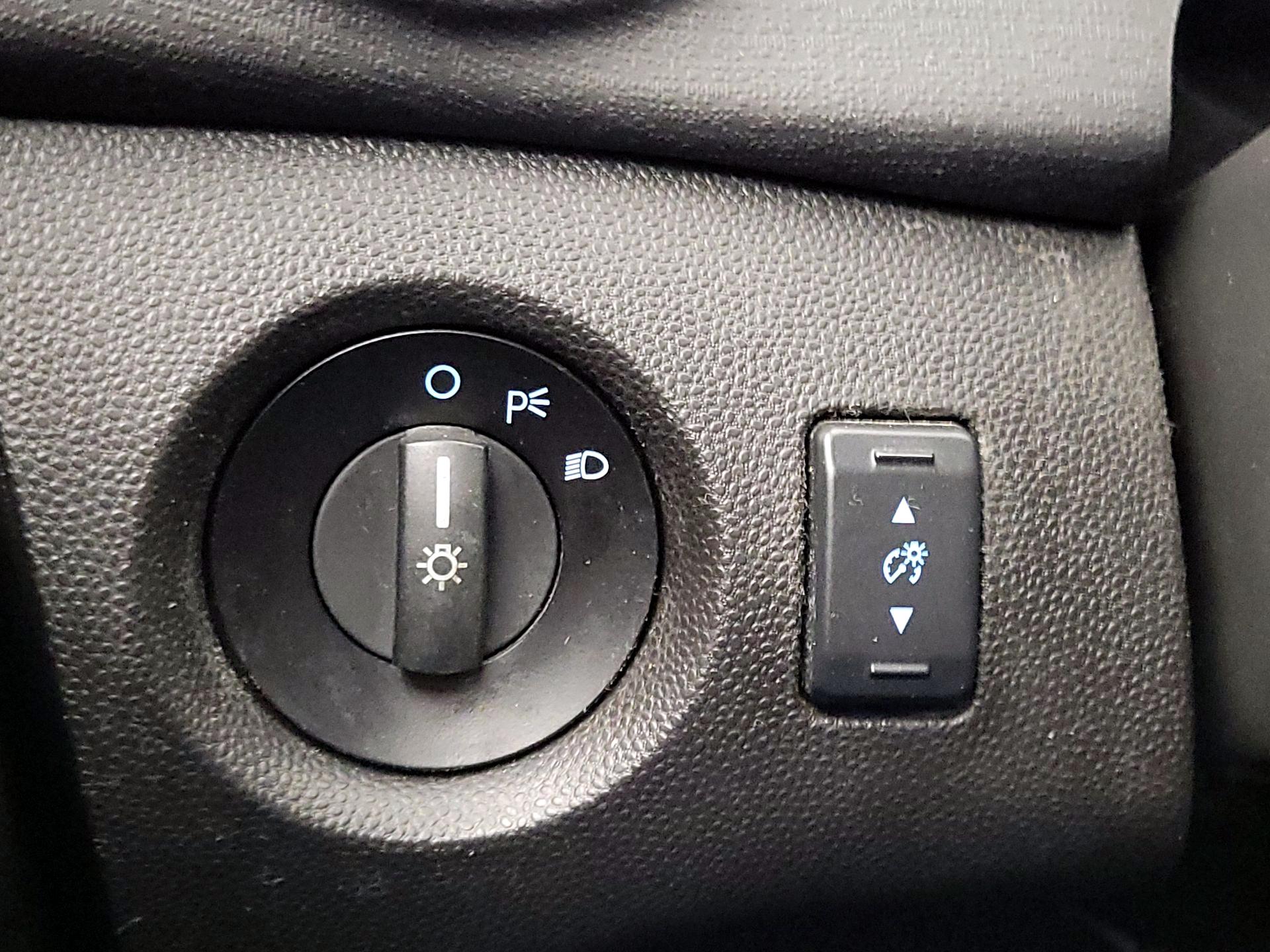 Thumbnail: 2018 Ford Fiesta - 13