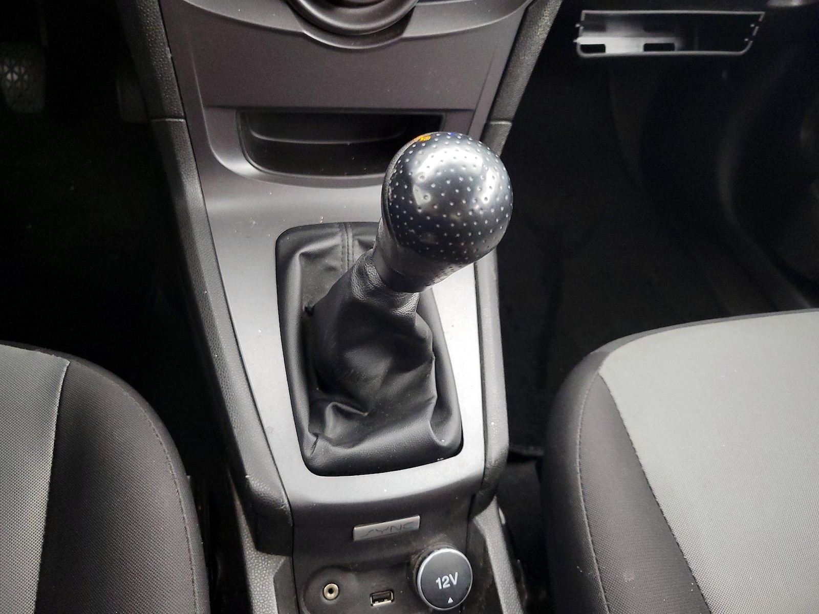 2018 Ford Fiesta S - Photo 18