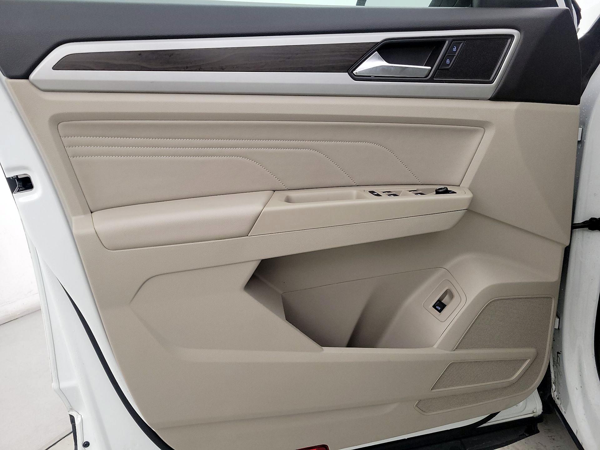 Thumbnail: 2022 Volkswagen Atlas - 12