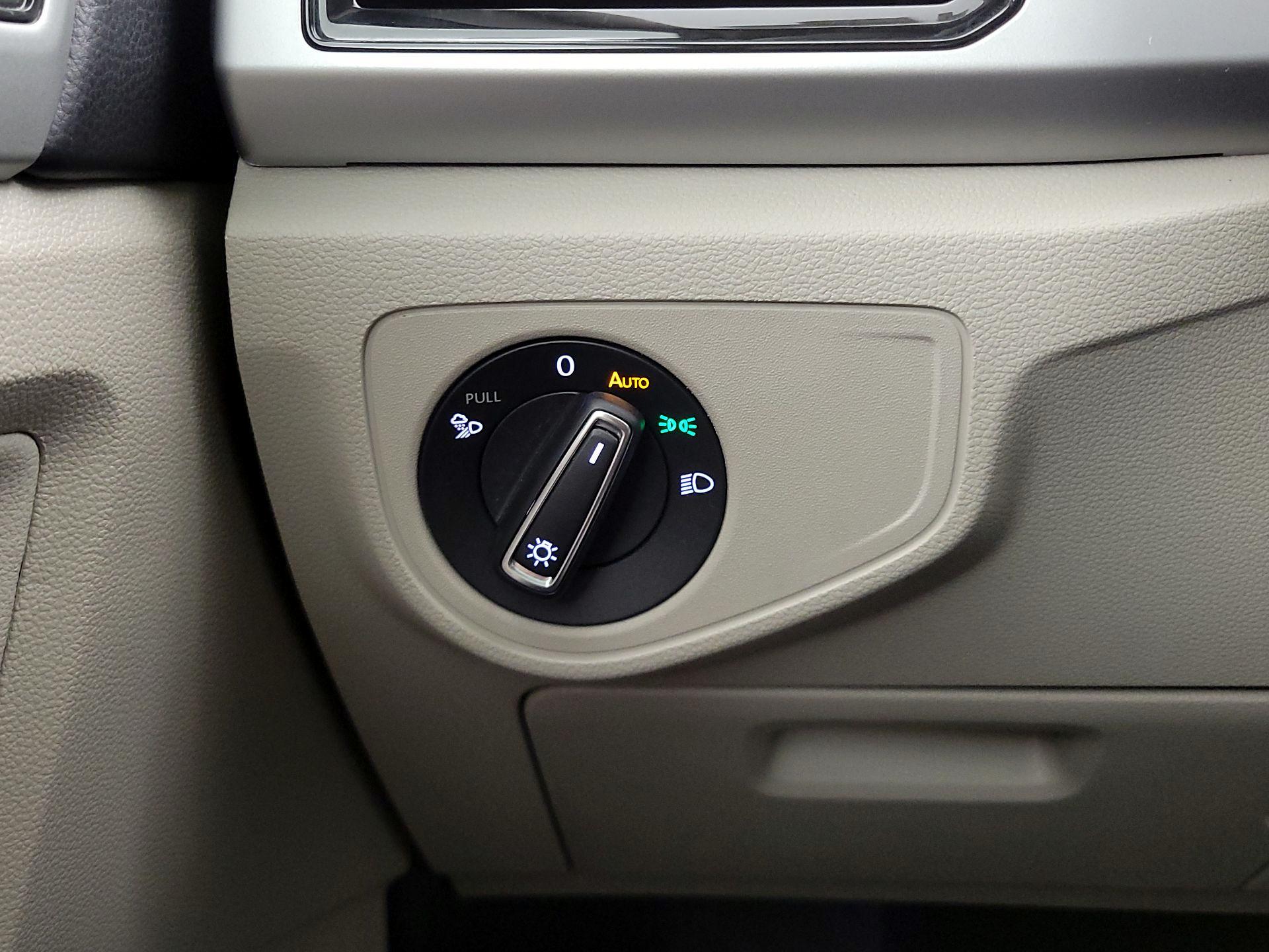 Thumbnail: 2022 Volkswagen Atlas - 13