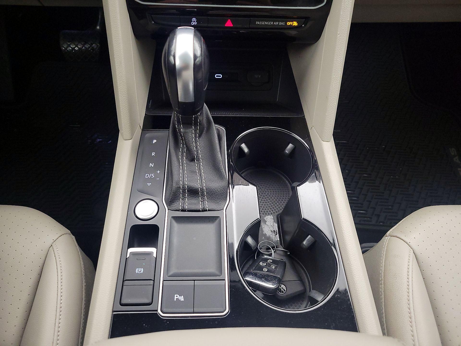 Thumbnail: 2022 Volkswagen Atlas - 17