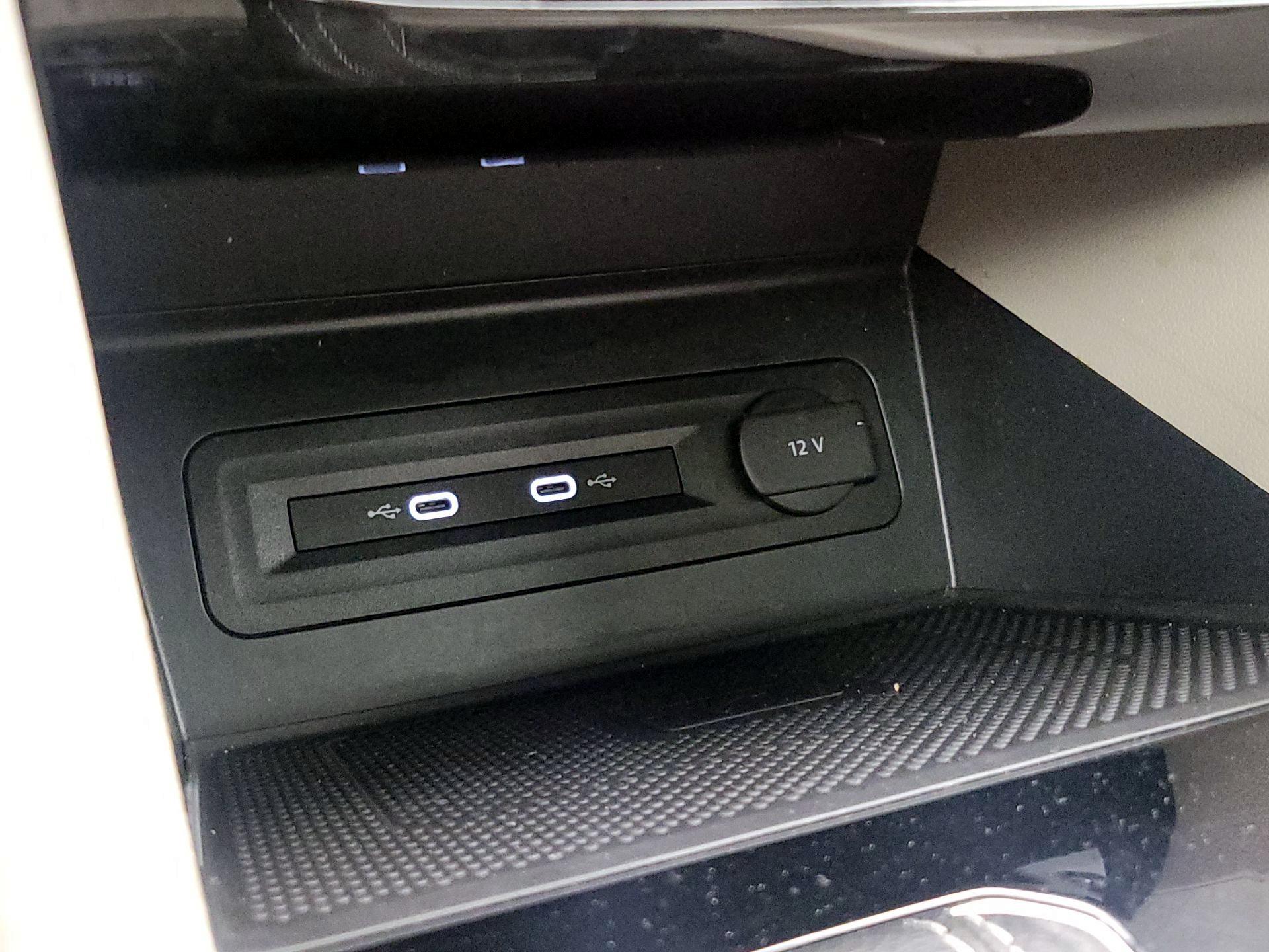 Thumbnail: 2022 Volkswagen Atlas - 18