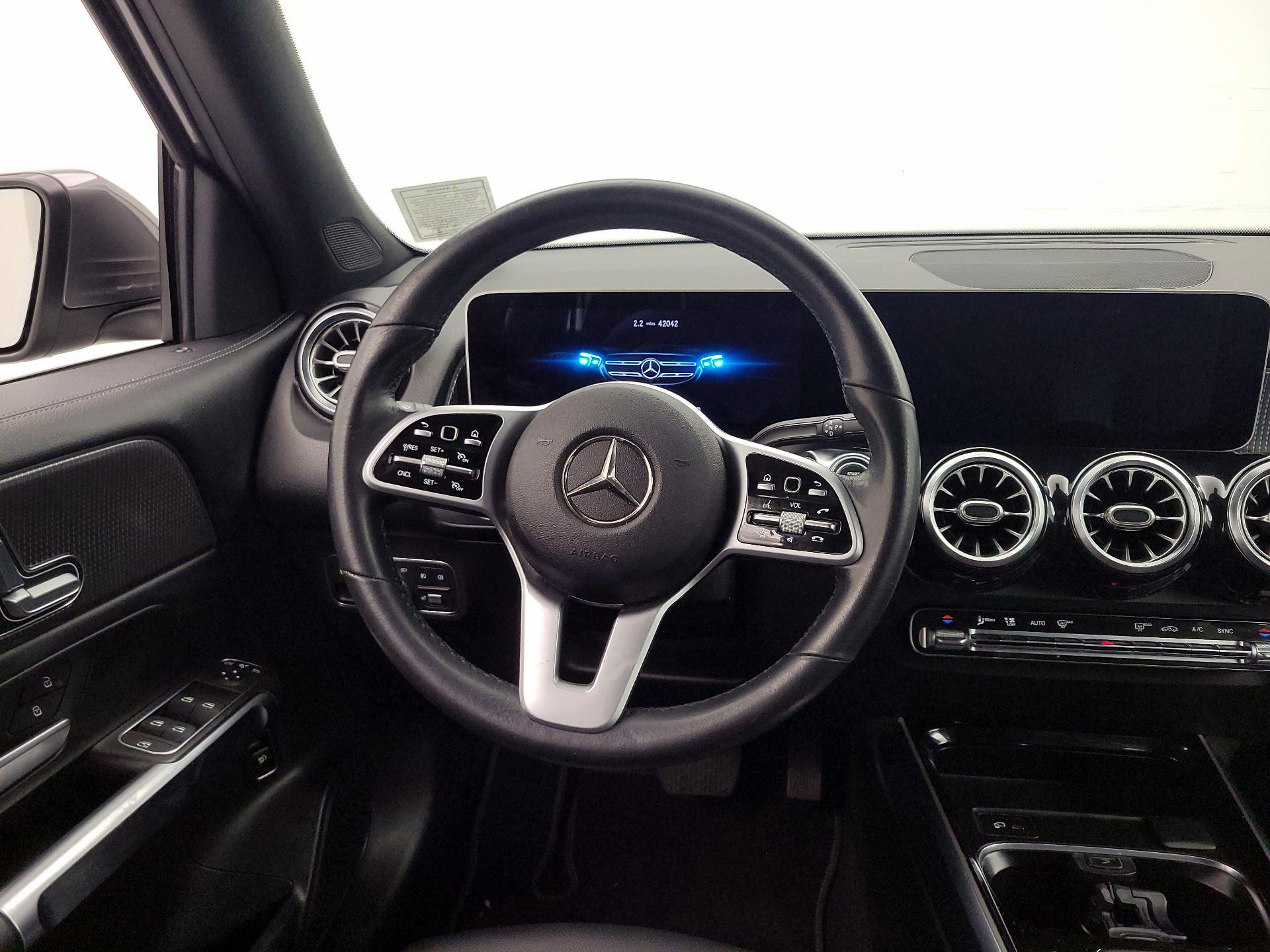 Thumbnail: 2021 Mercedes-Benz GLB - 10