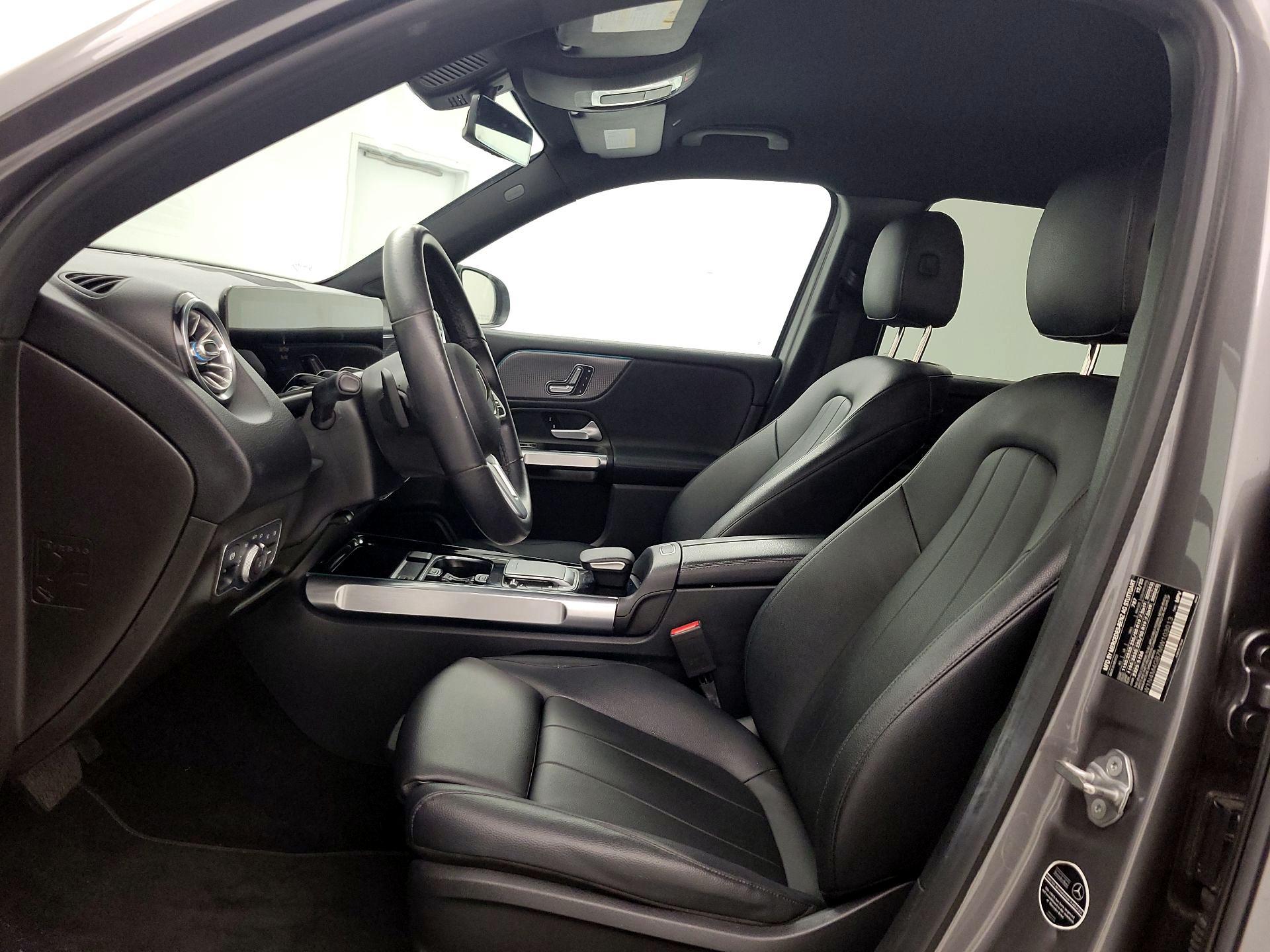 Thumbnail: 2021 Mercedes-Benz GLB - 11