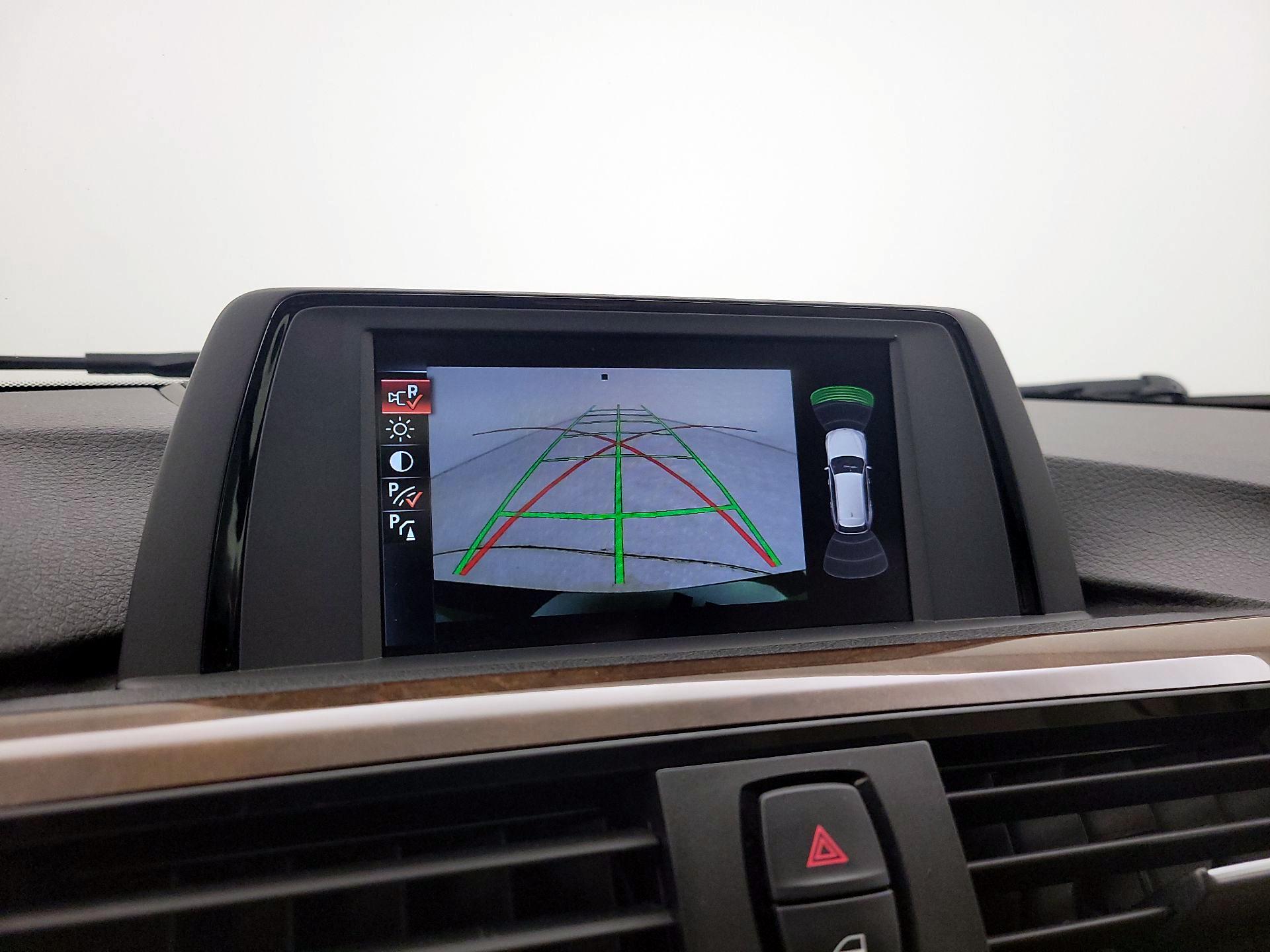 Thumbnail: 2015 BMW 3 Series - 14