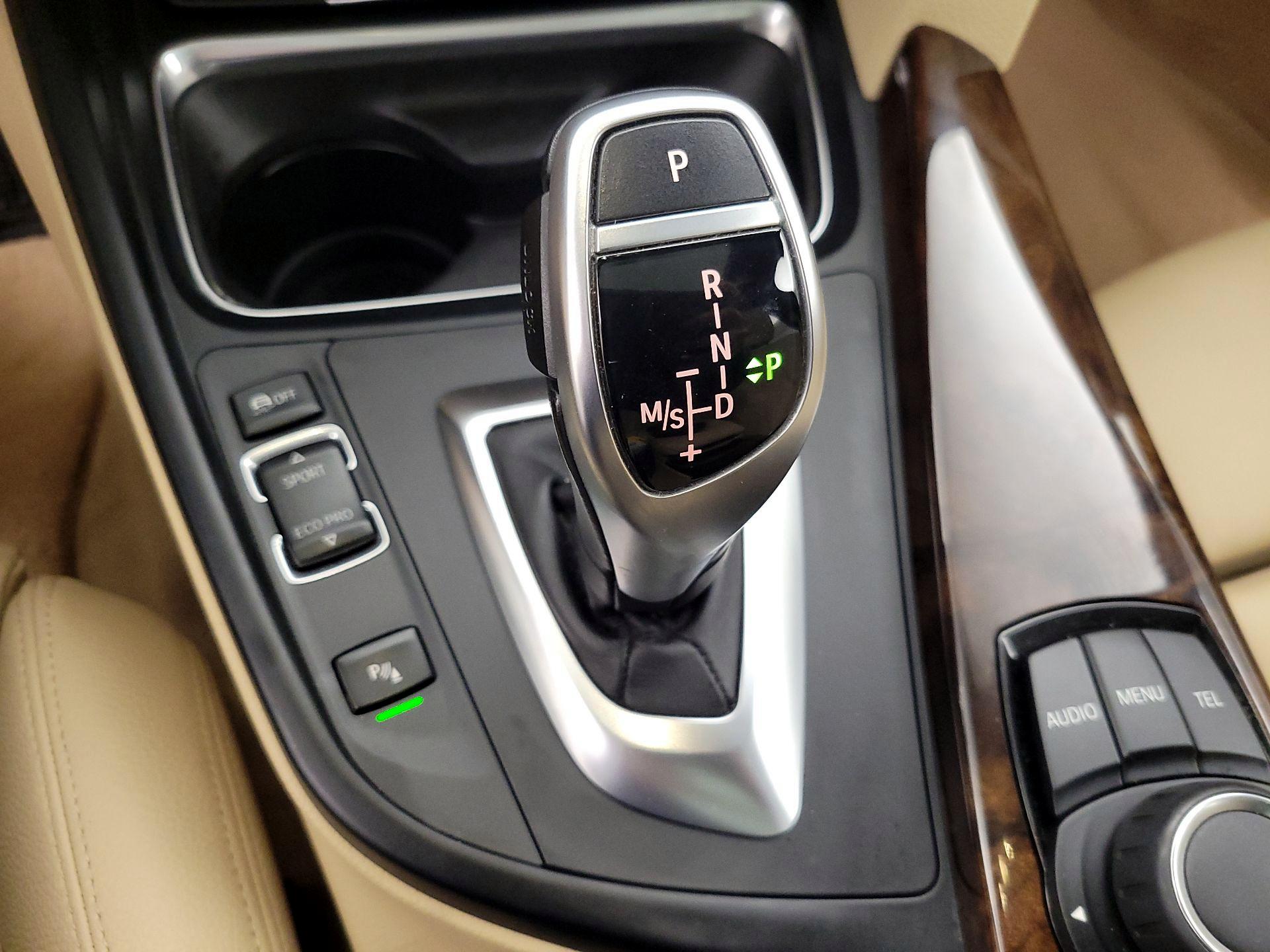 Thumbnail: 2015 BMW 3 Series - 17