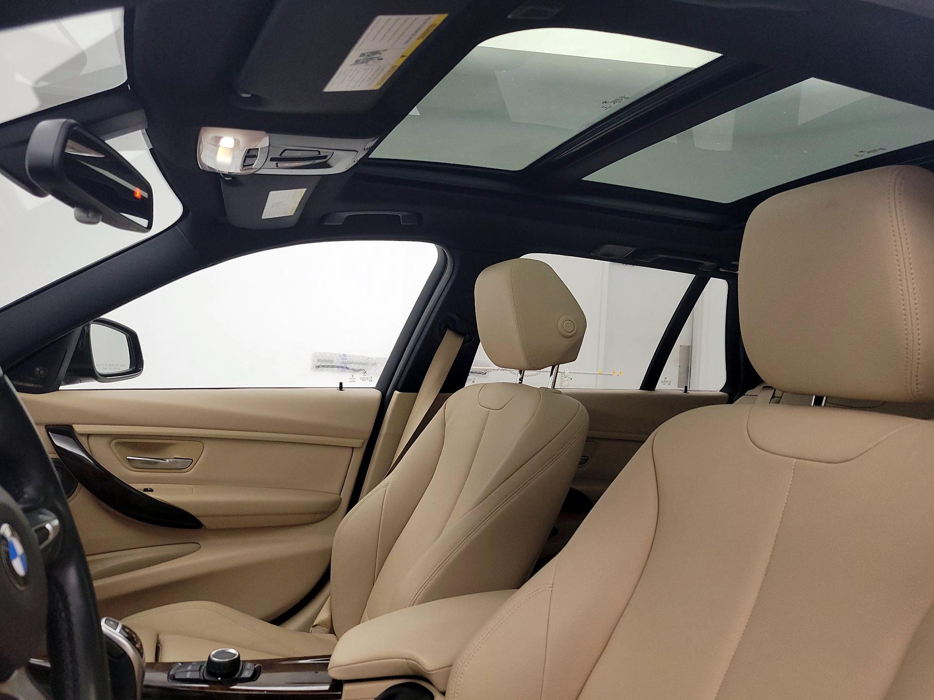 Thumbnail: 2015 BMW 3 Series - 18