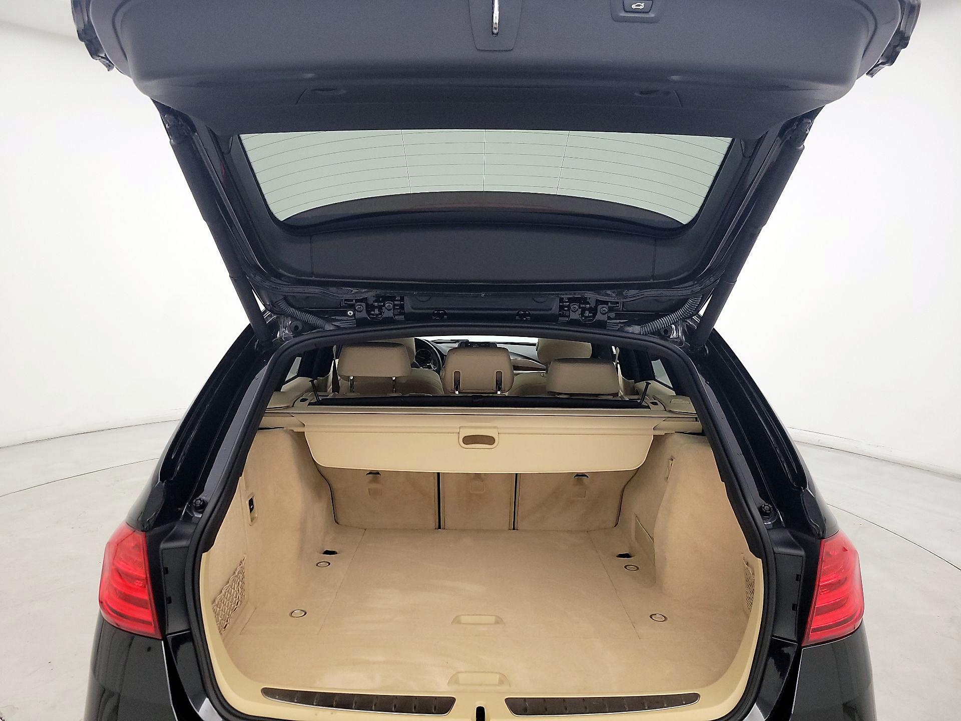 Thumbnail: 2015 BMW 3 Series - 20