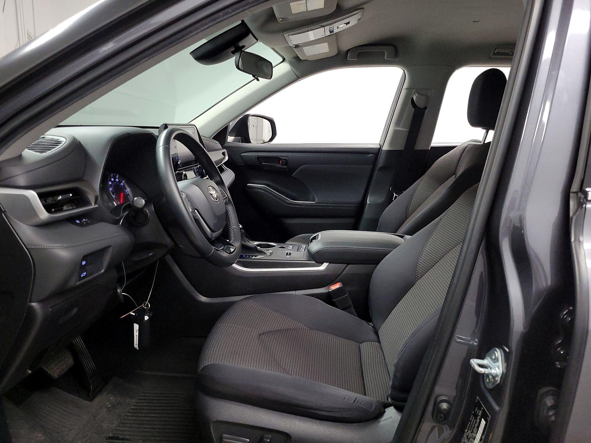 Thumbnail: 2021 Toyota Highlander - 11