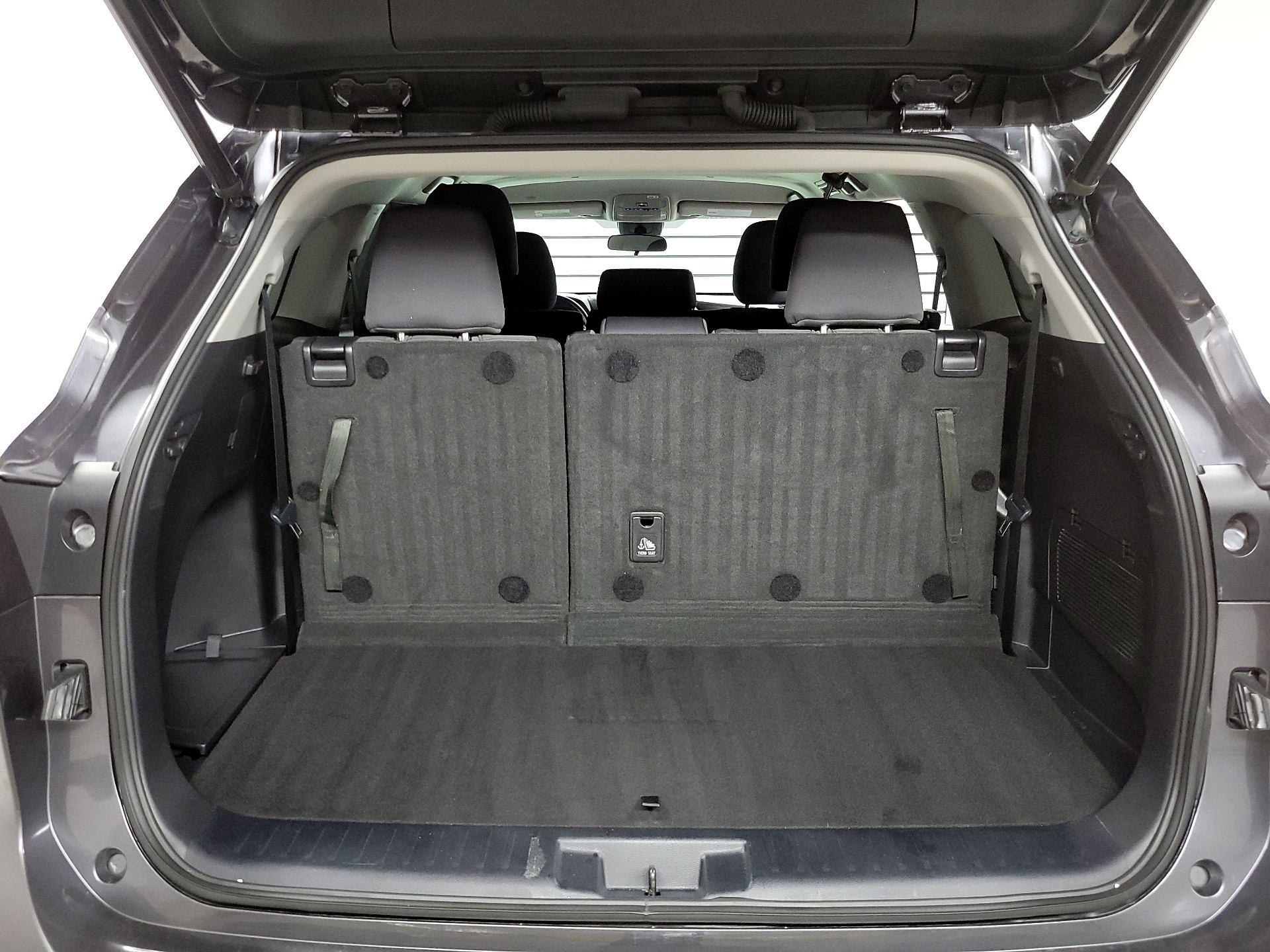 Thumbnail: 2021 Toyota Highlander - 18