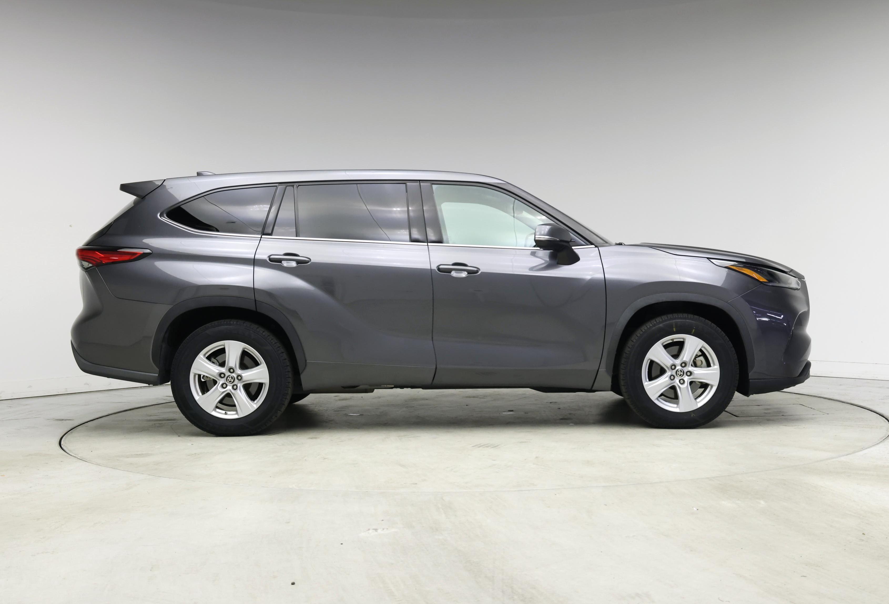 Thumbnail: 2021 Toyota Highlander - 7