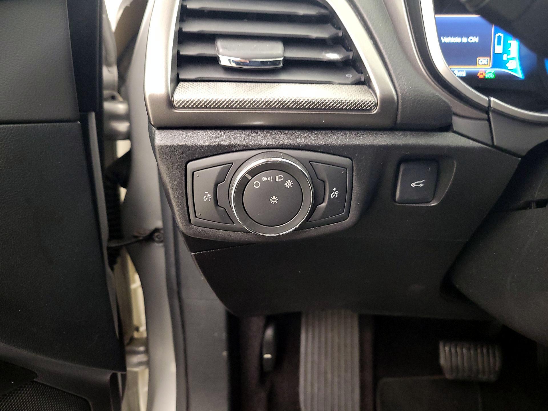 Thumbnail: 2017 Ford Fusion - 14