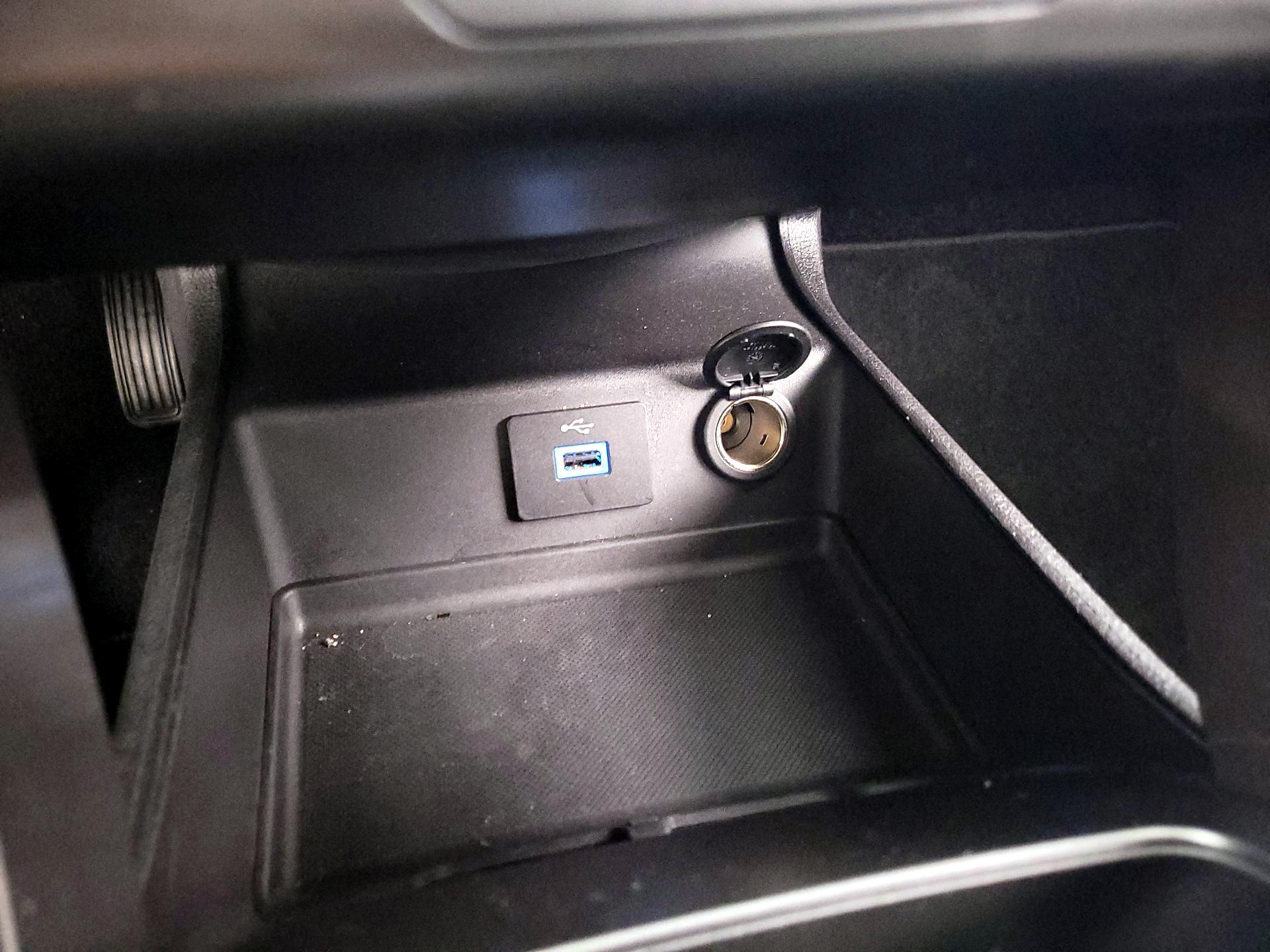 Thumbnail: 2017 Ford Fusion - 19