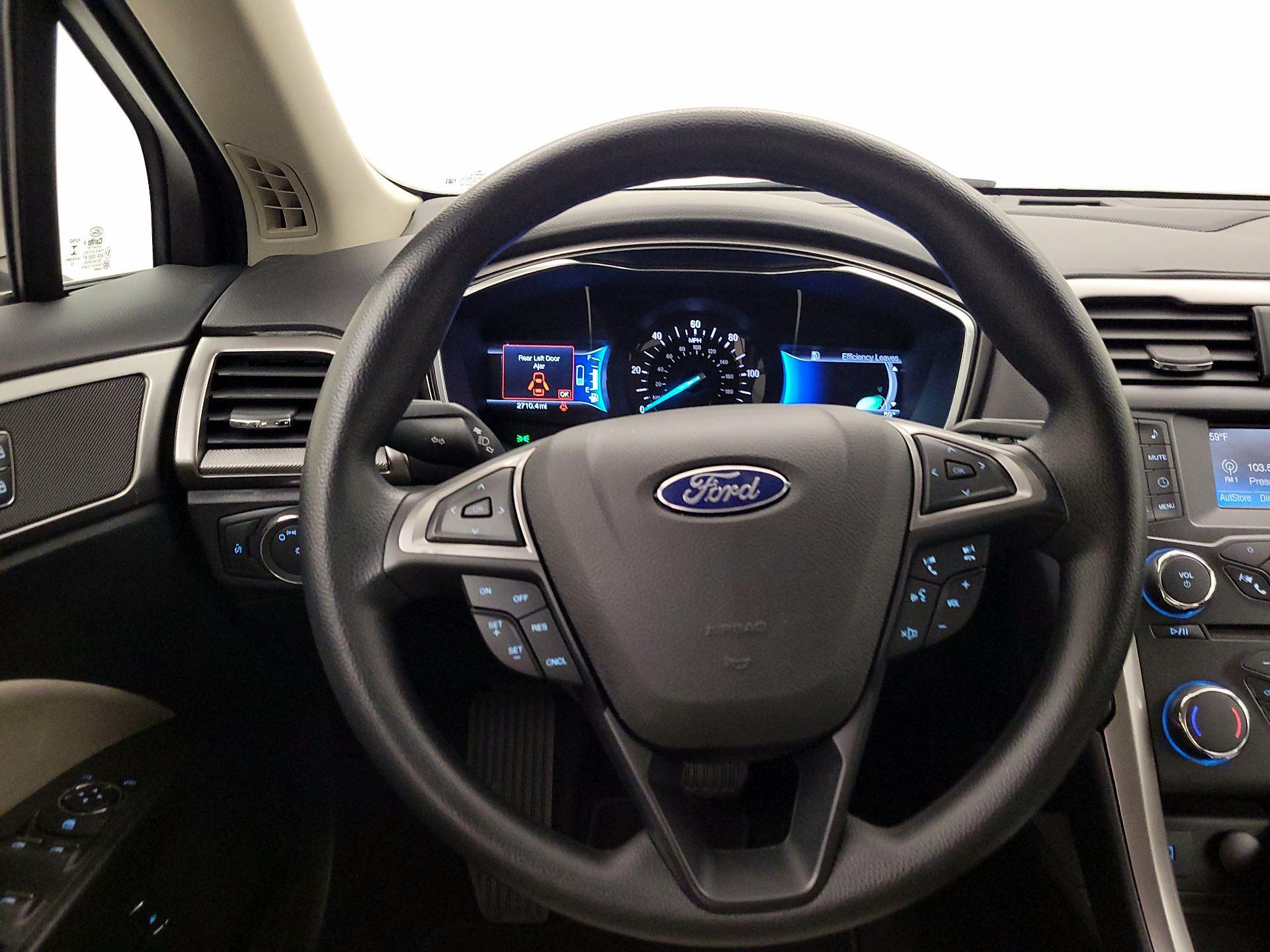 Thumbnail: 2017 Ford Fusion - 10