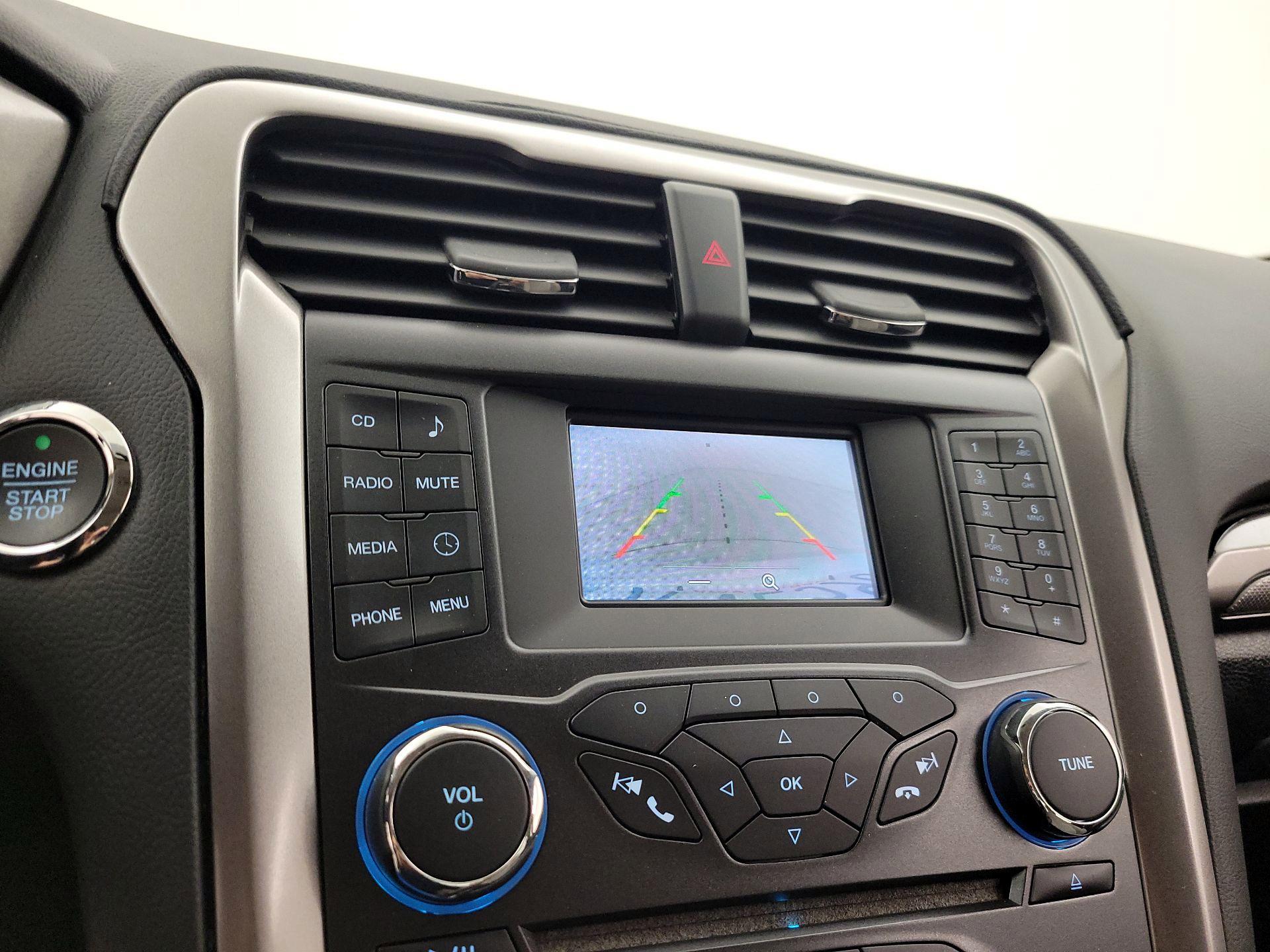 Thumbnail: 2017 Ford Fusion - 14