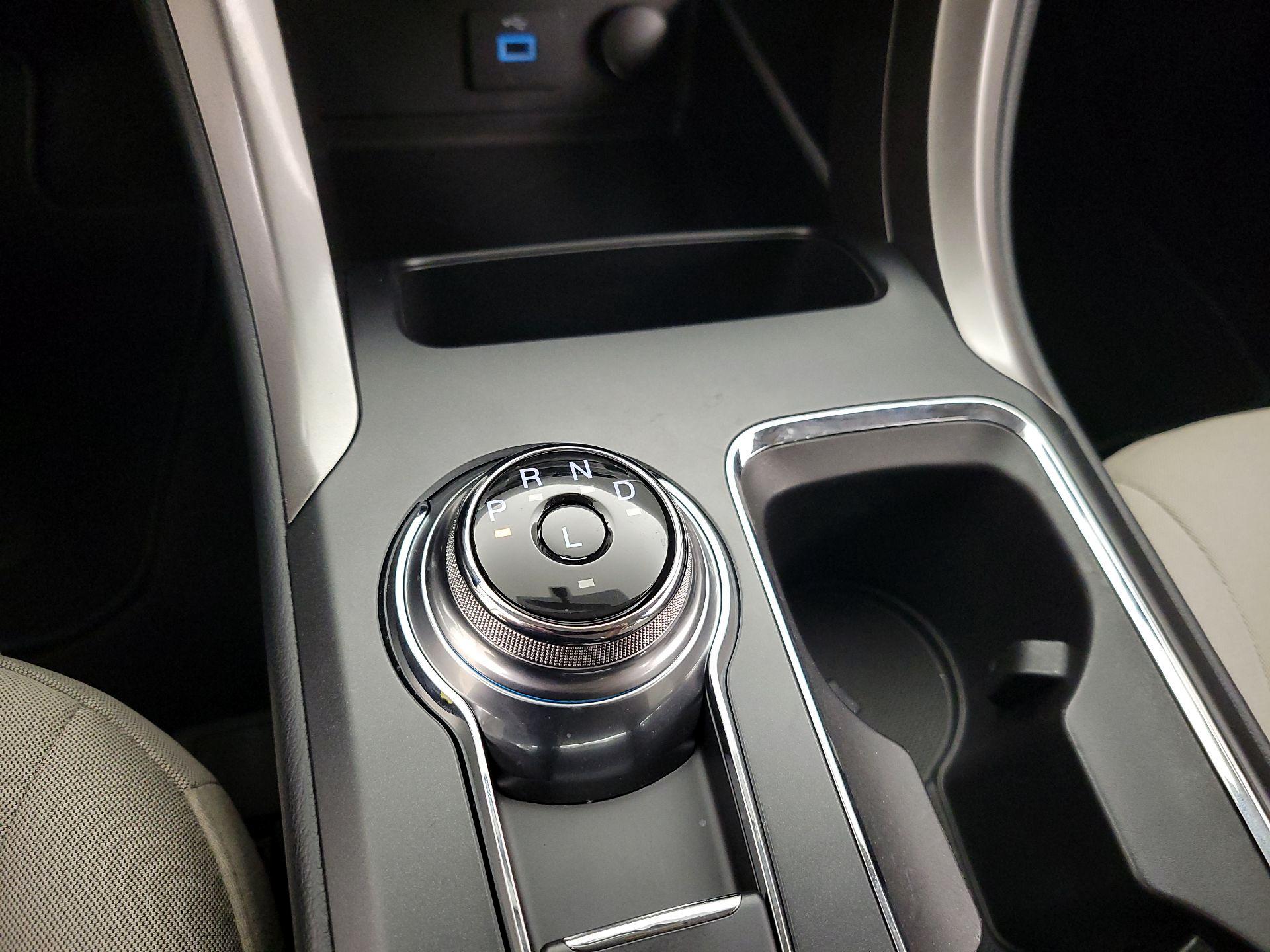 Thumbnail: 2017 Ford Fusion - 17