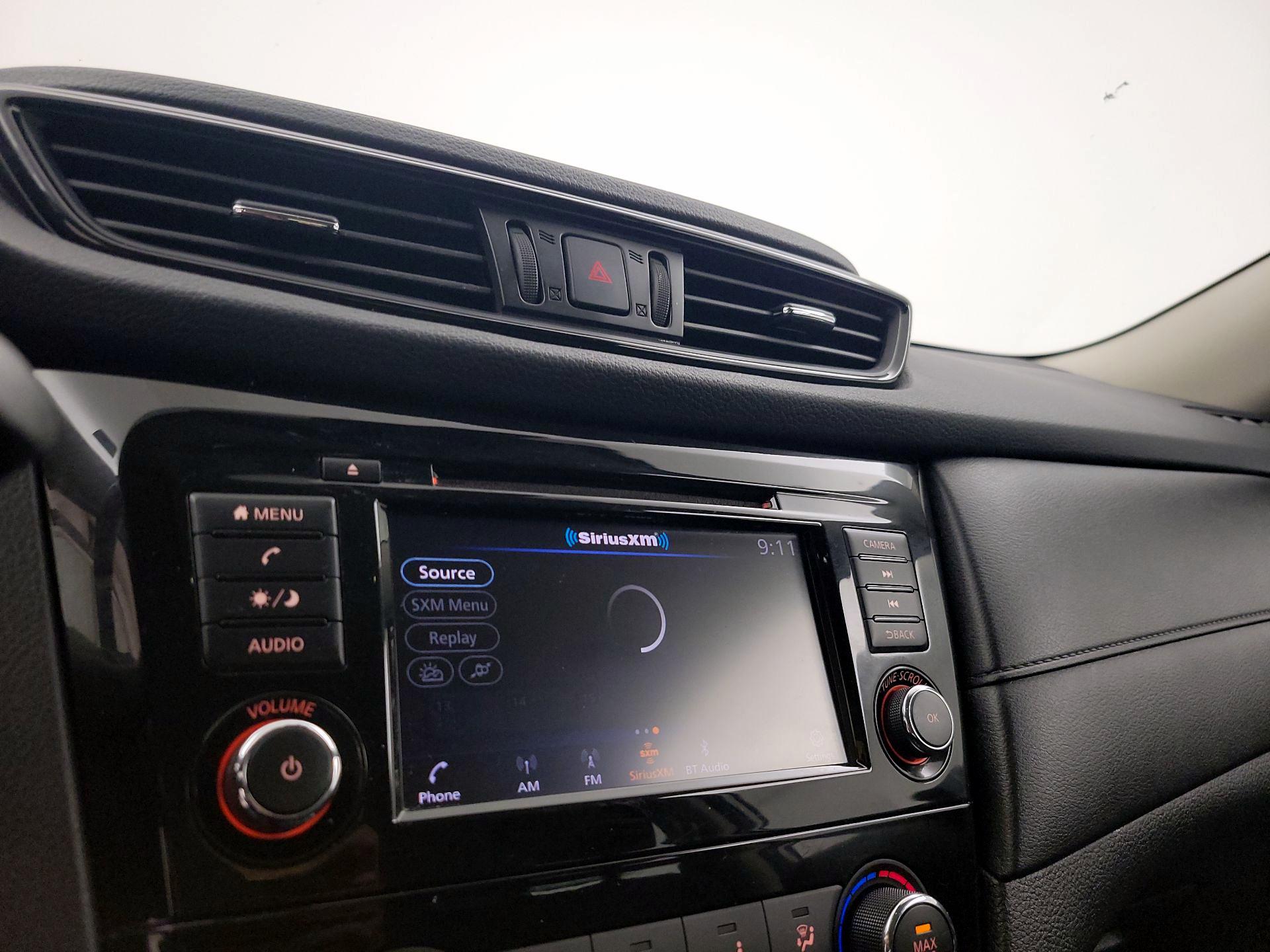 Thumbnail: 2019 Nissan Rogue - 15