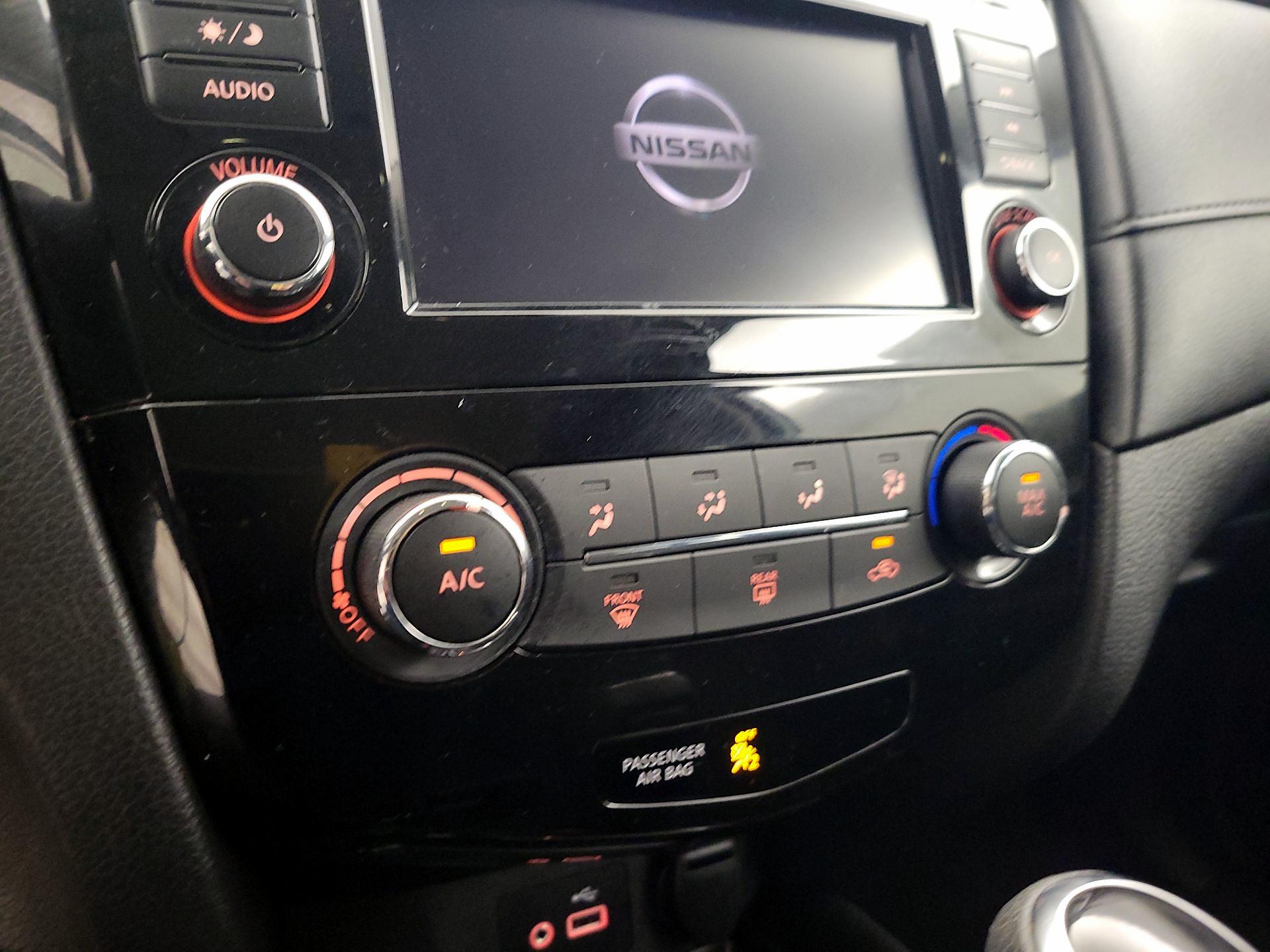 Thumbnail: 2019 Nissan Rogue - 16