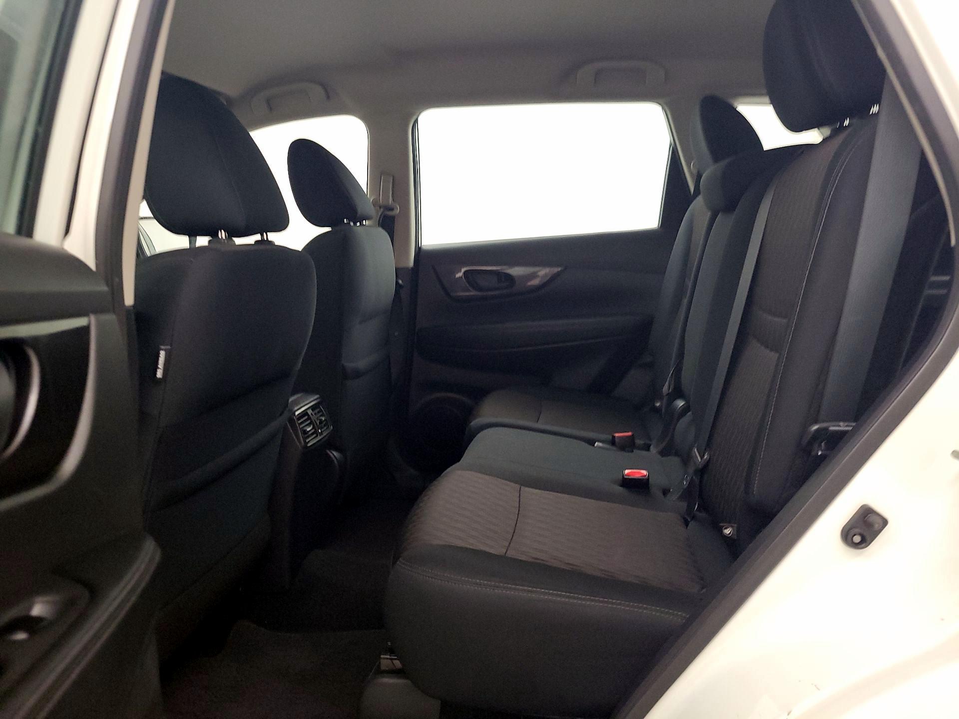 Thumbnail: 2019 Nissan Rogue - 19