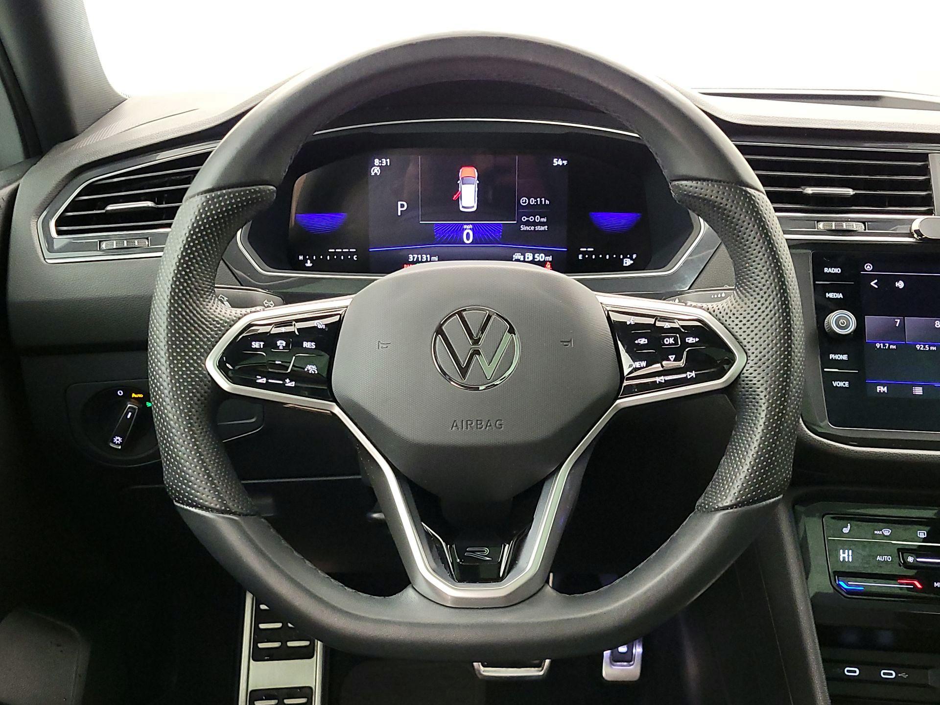 Thumbnail: 2023 Volkswagen Tiguan - 10