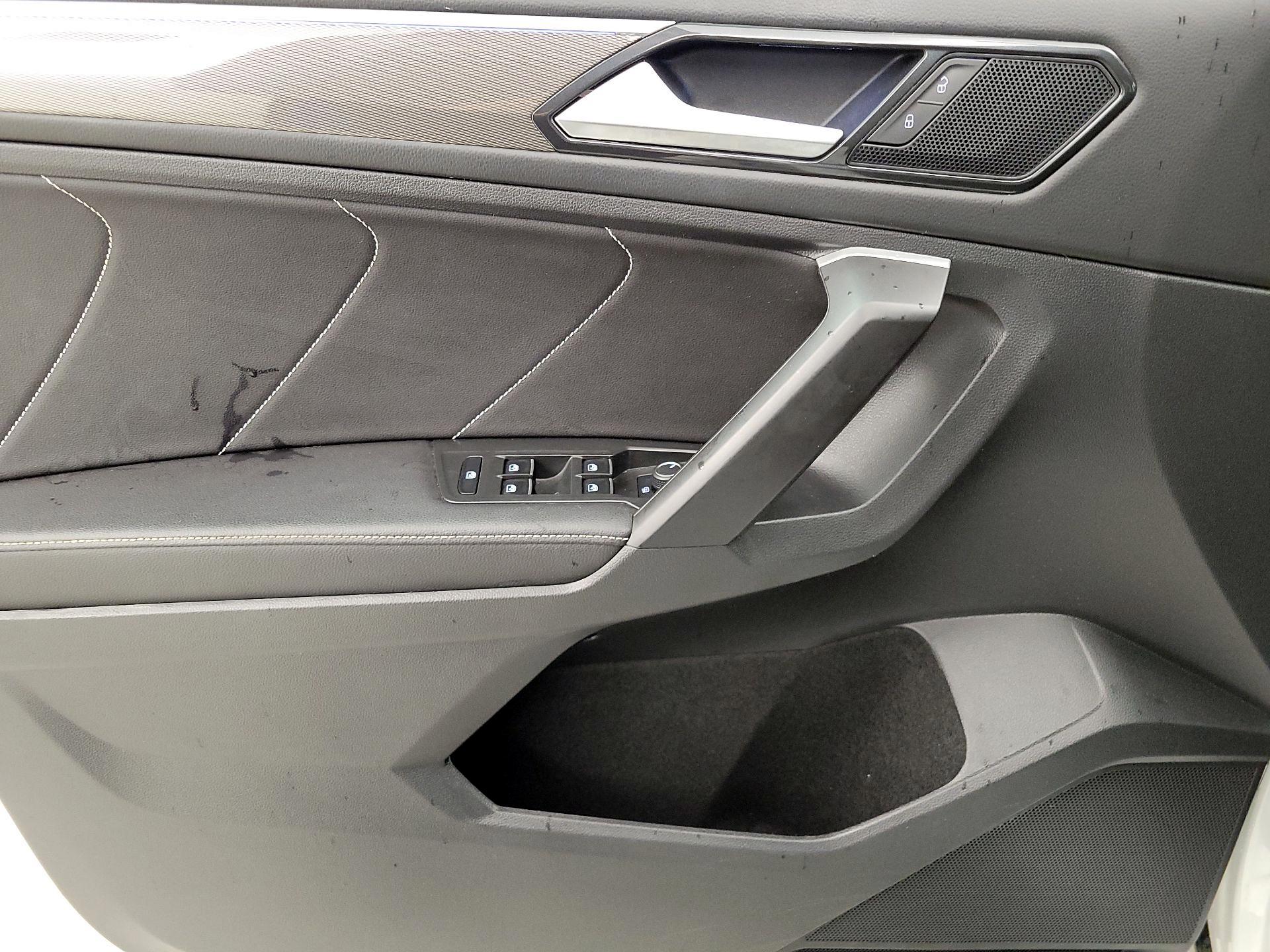 Thumbnail: 2023 Volkswagen Tiguan - 12