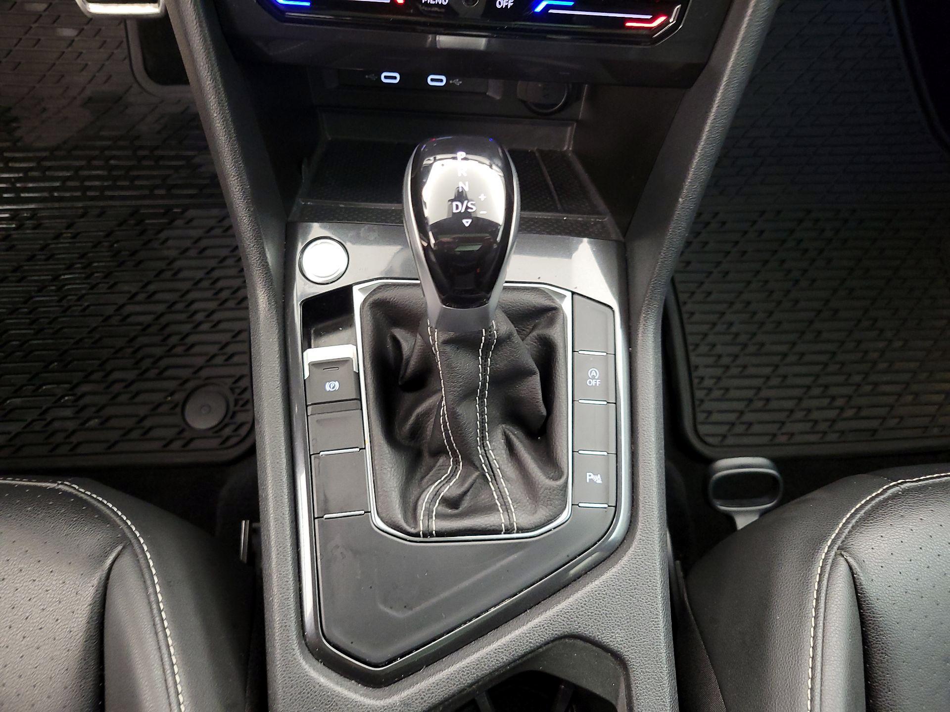 Thumbnail: 2023 Volkswagen Tiguan - 17