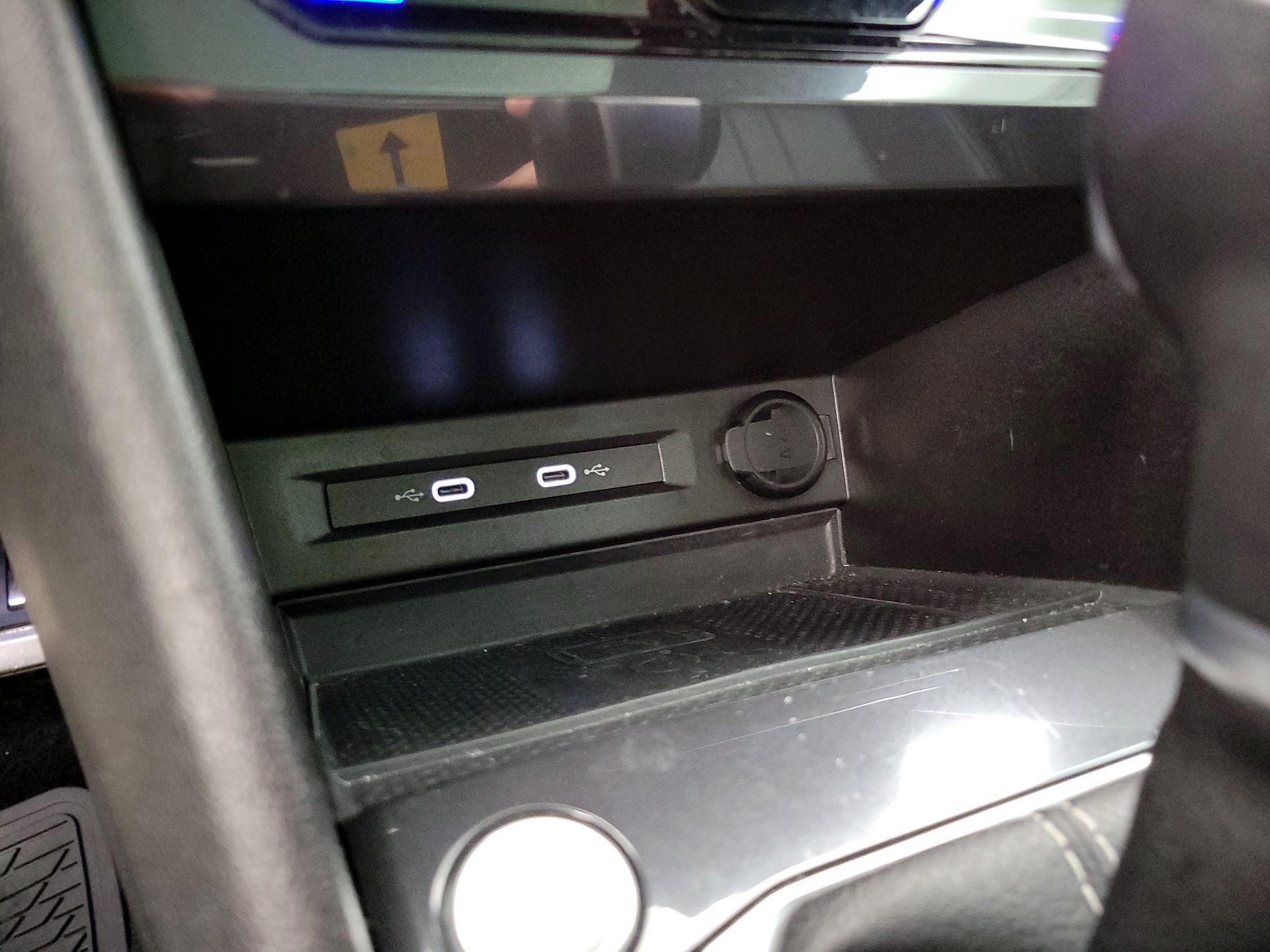 Thumbnail: 2023 Volkswagen Tiguan - 18