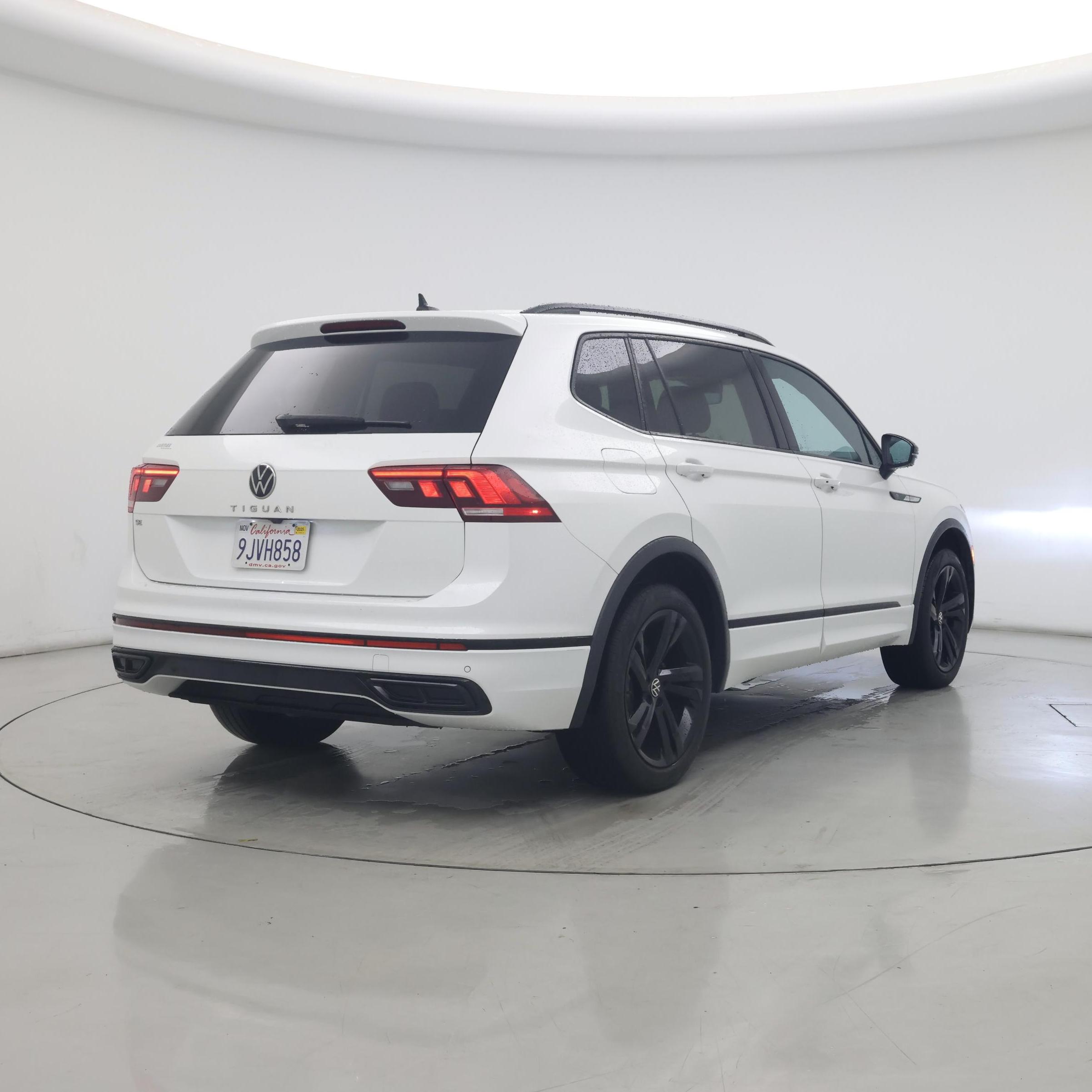 Thumbnail: 2023 Volkswagen Tiguan - 8