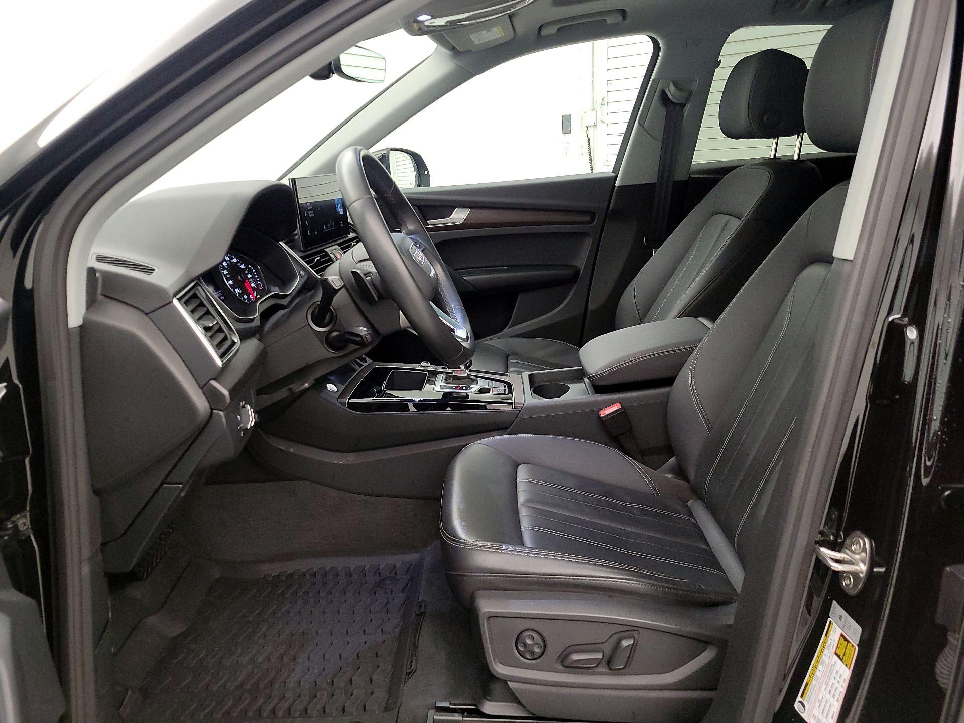 Thumbnail: 2023 Audi Q5 - 11