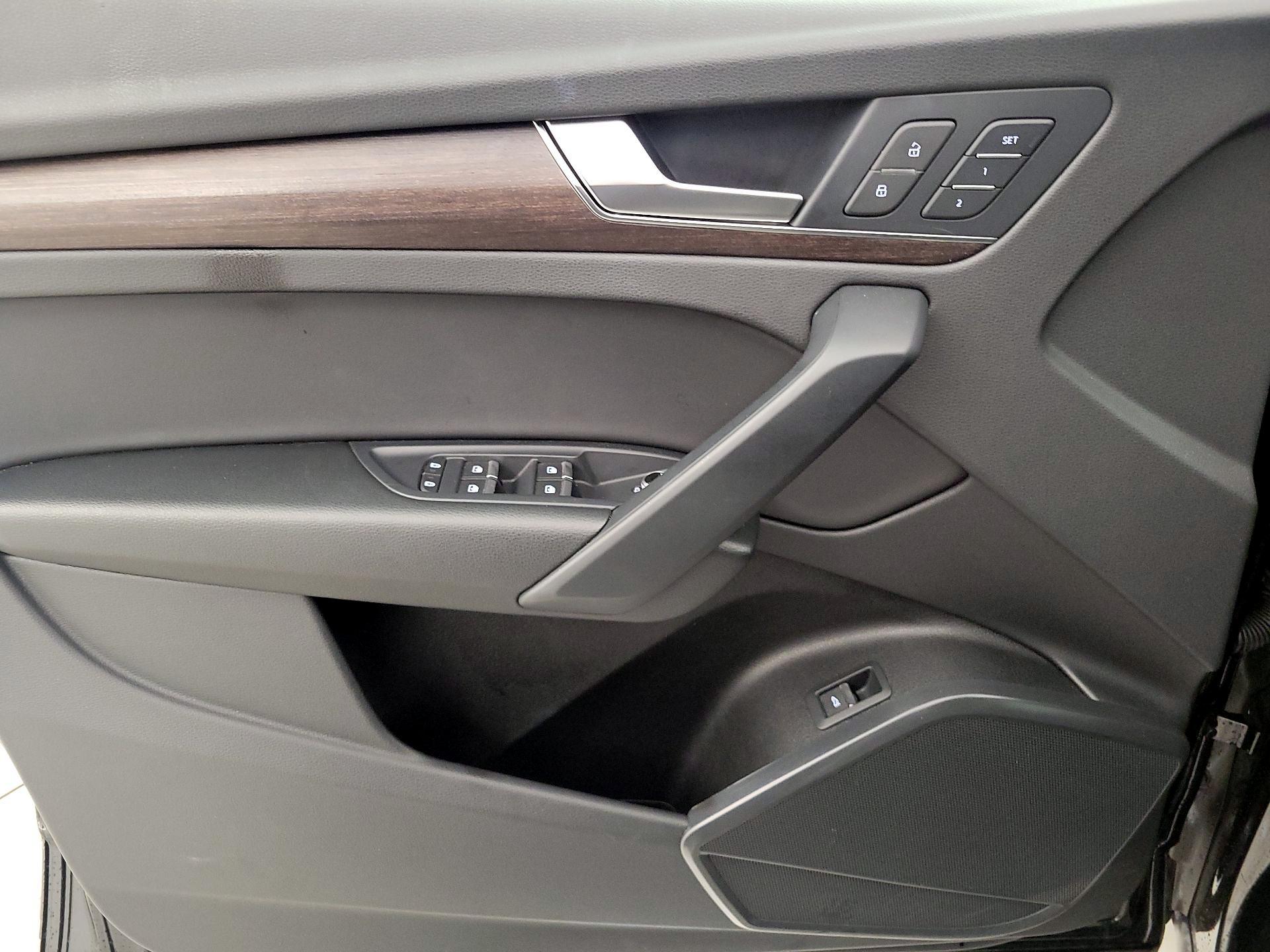 Thumbnail: 2023 Audi Q5 - 12