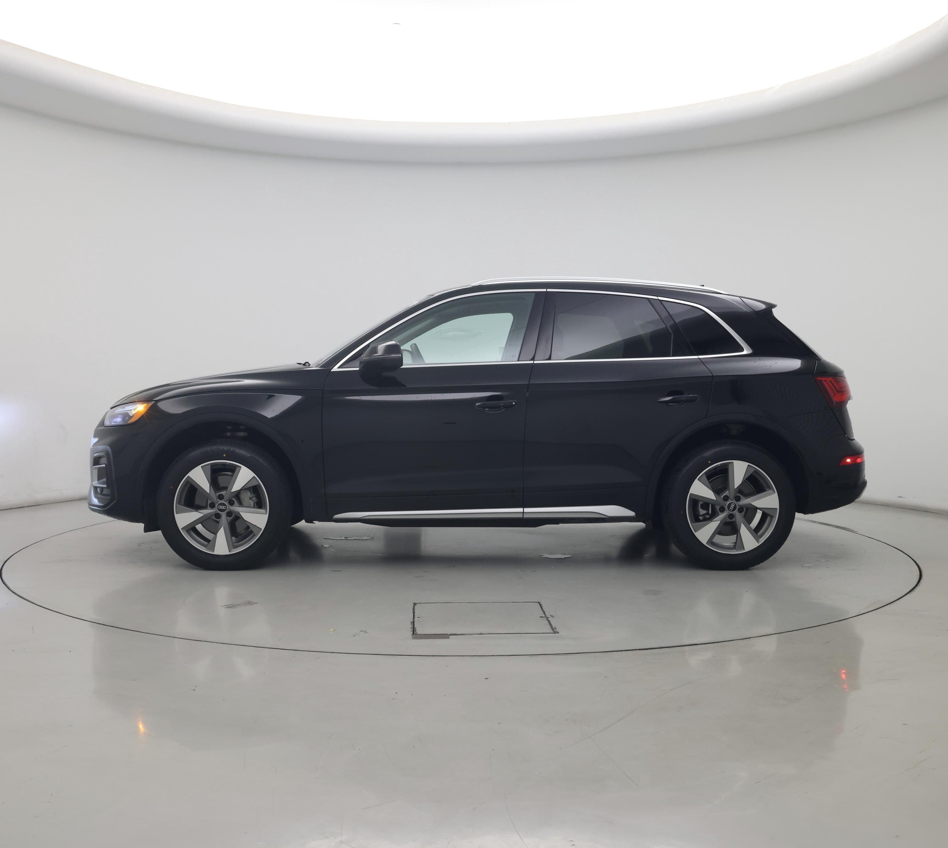 Thumbnail: 2023 Audi Q5 - 3