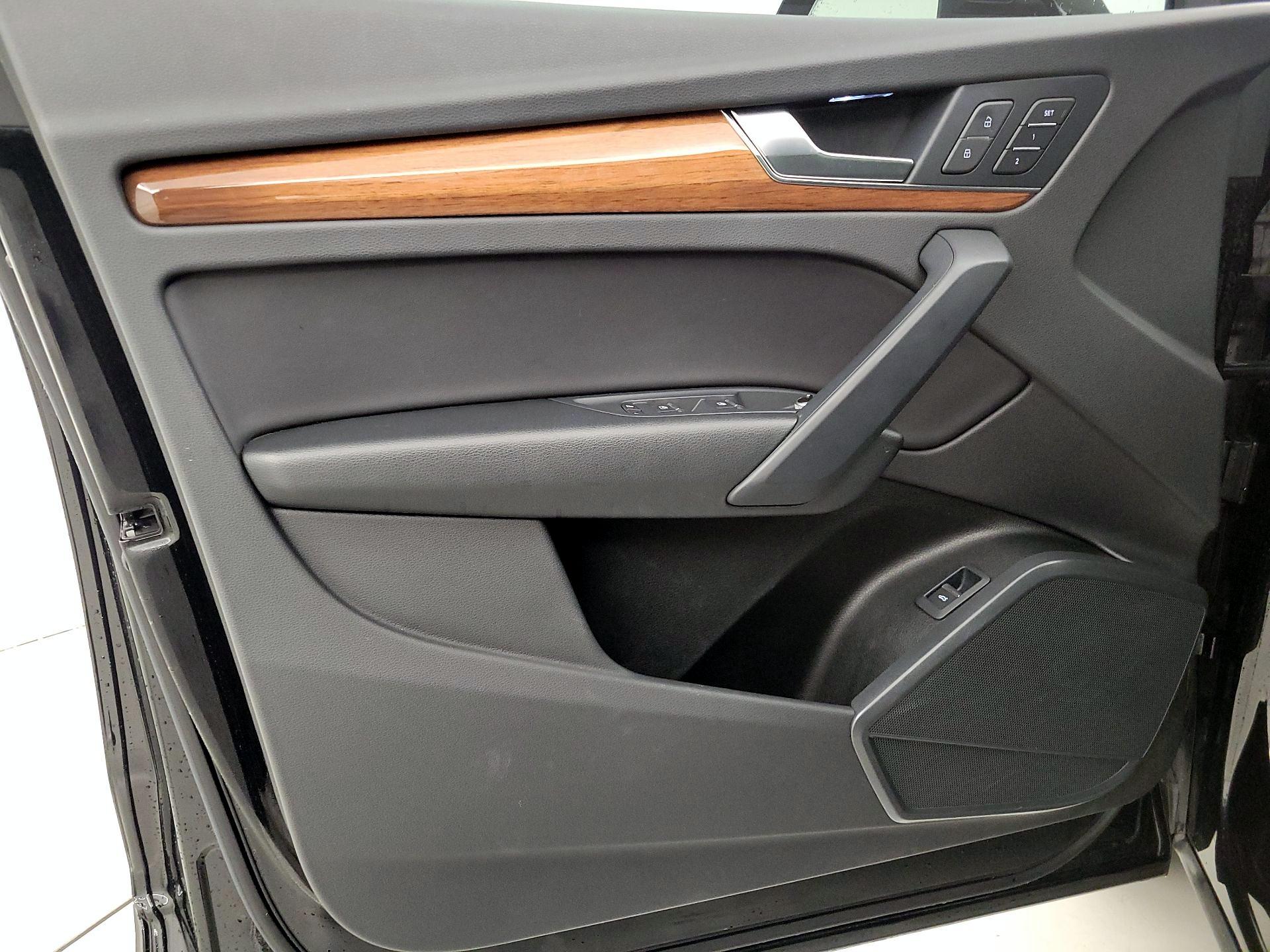 Thumbnail: 2023 Audi Q5 - 12