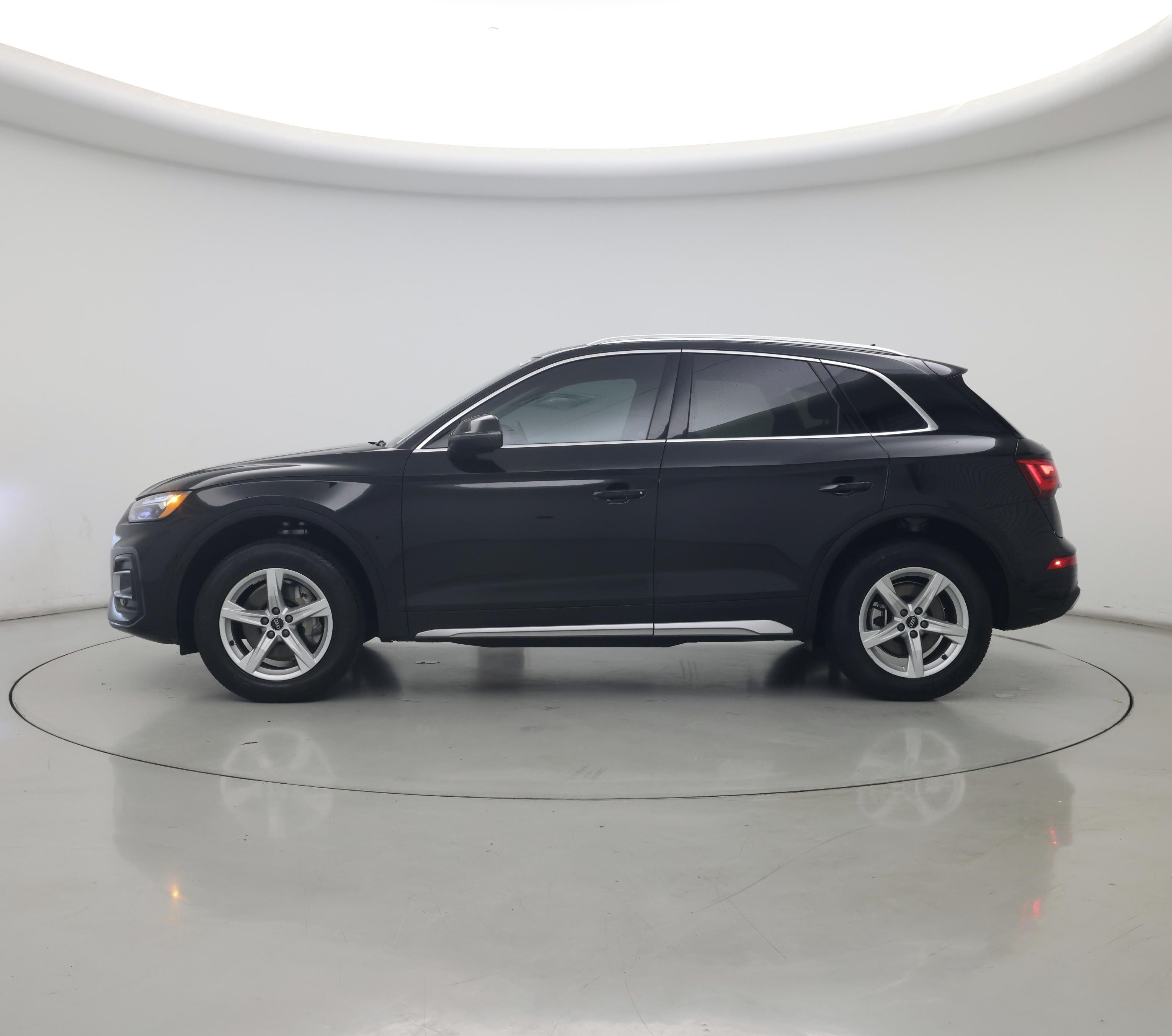 Thumbnail: 2023 Audi Q5 - 3