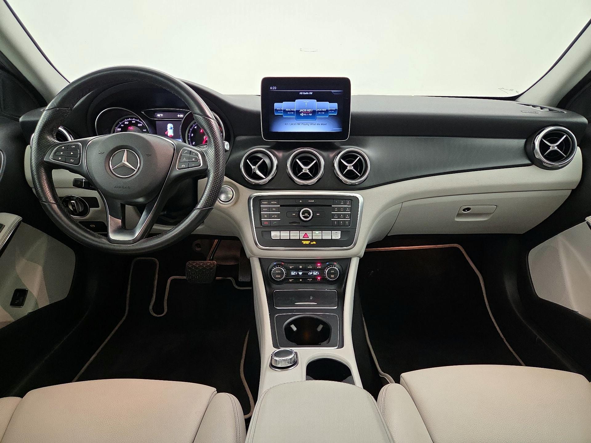 Thumbnail: 2020 Mercedes-Benz GLA - 9