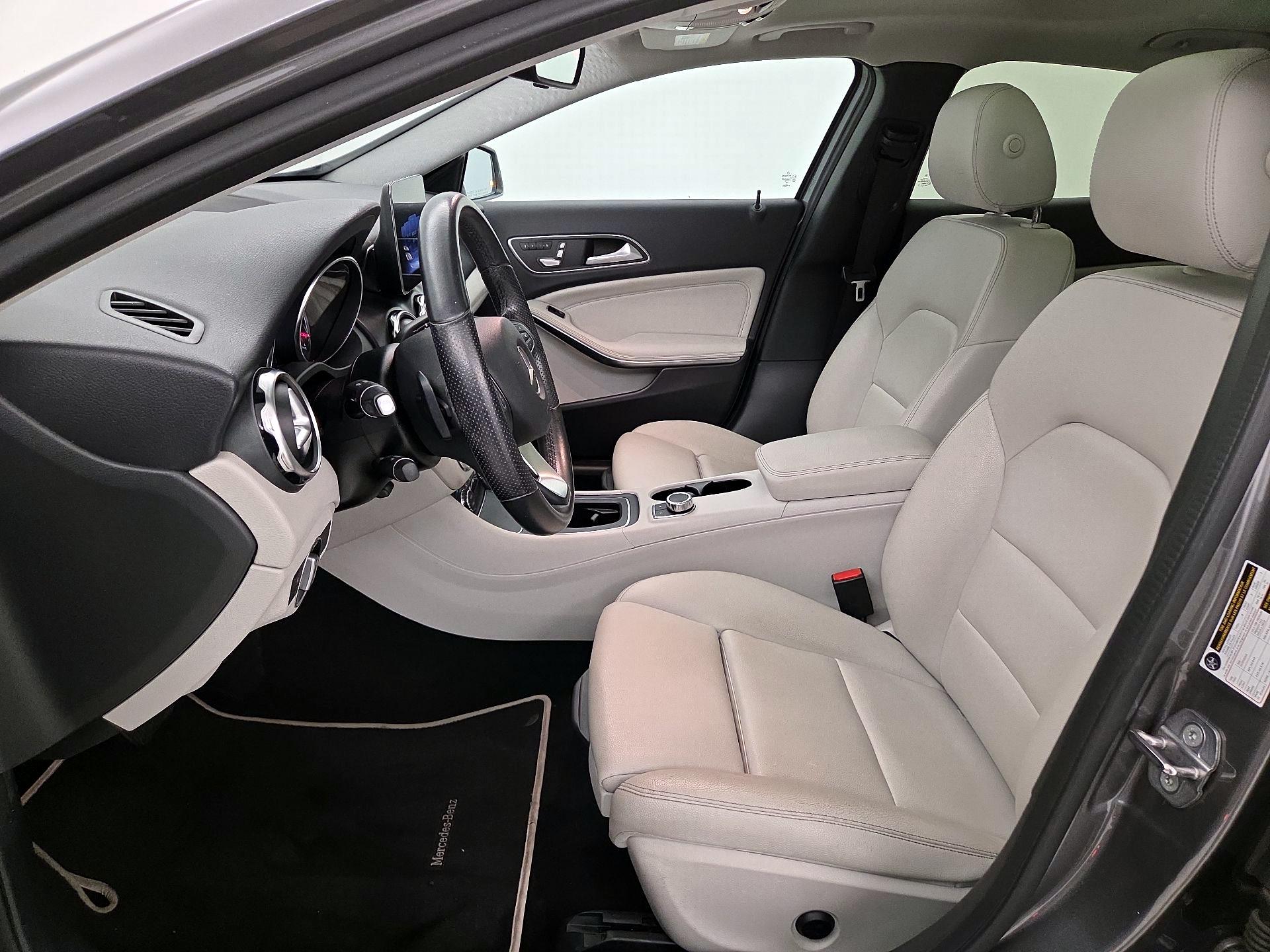 Thumbnail: 2020 Mercedes-Benz GLA - 11