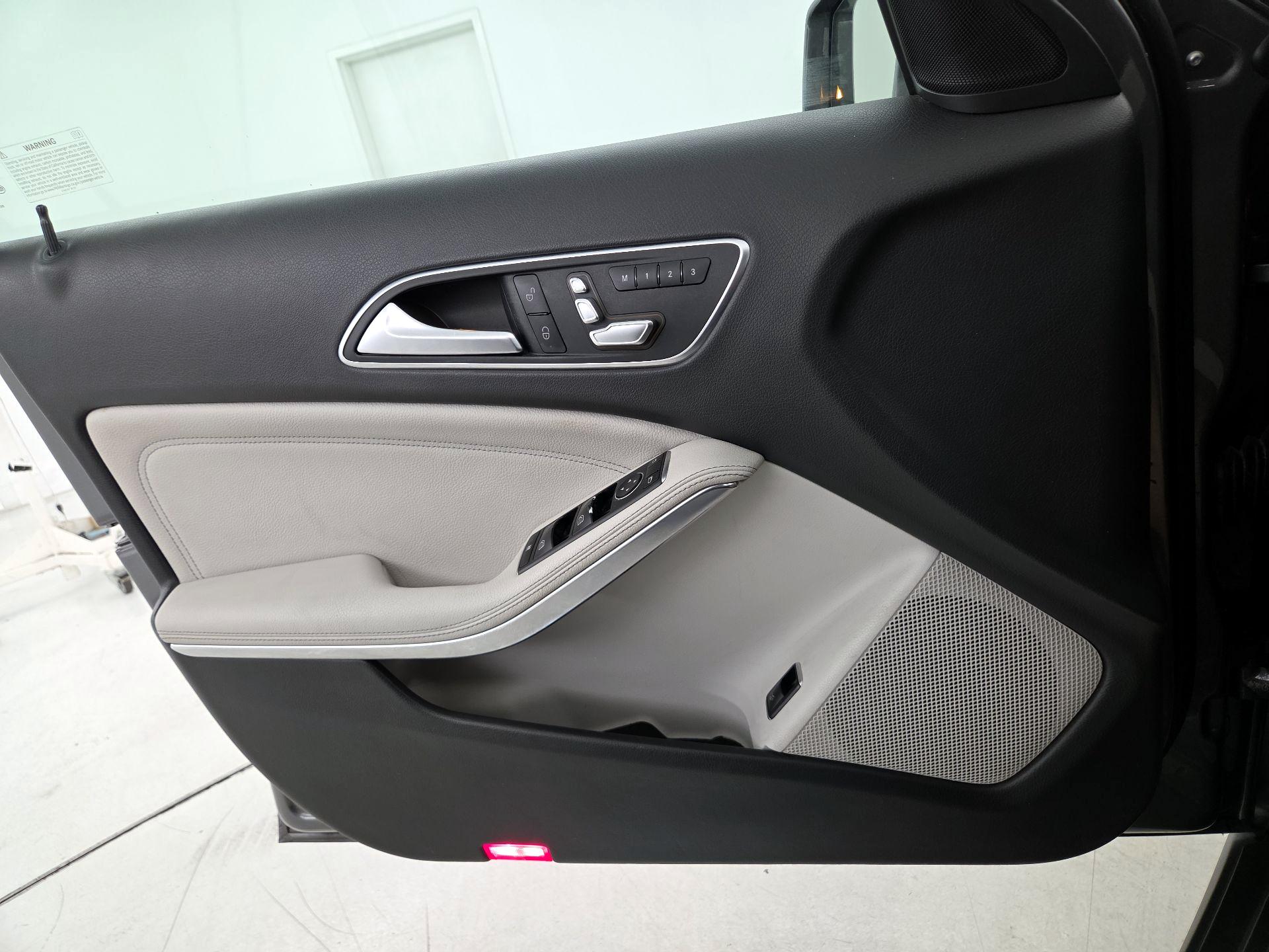 Thumbnail: 2020 Mercedes-Benz GLA - 12