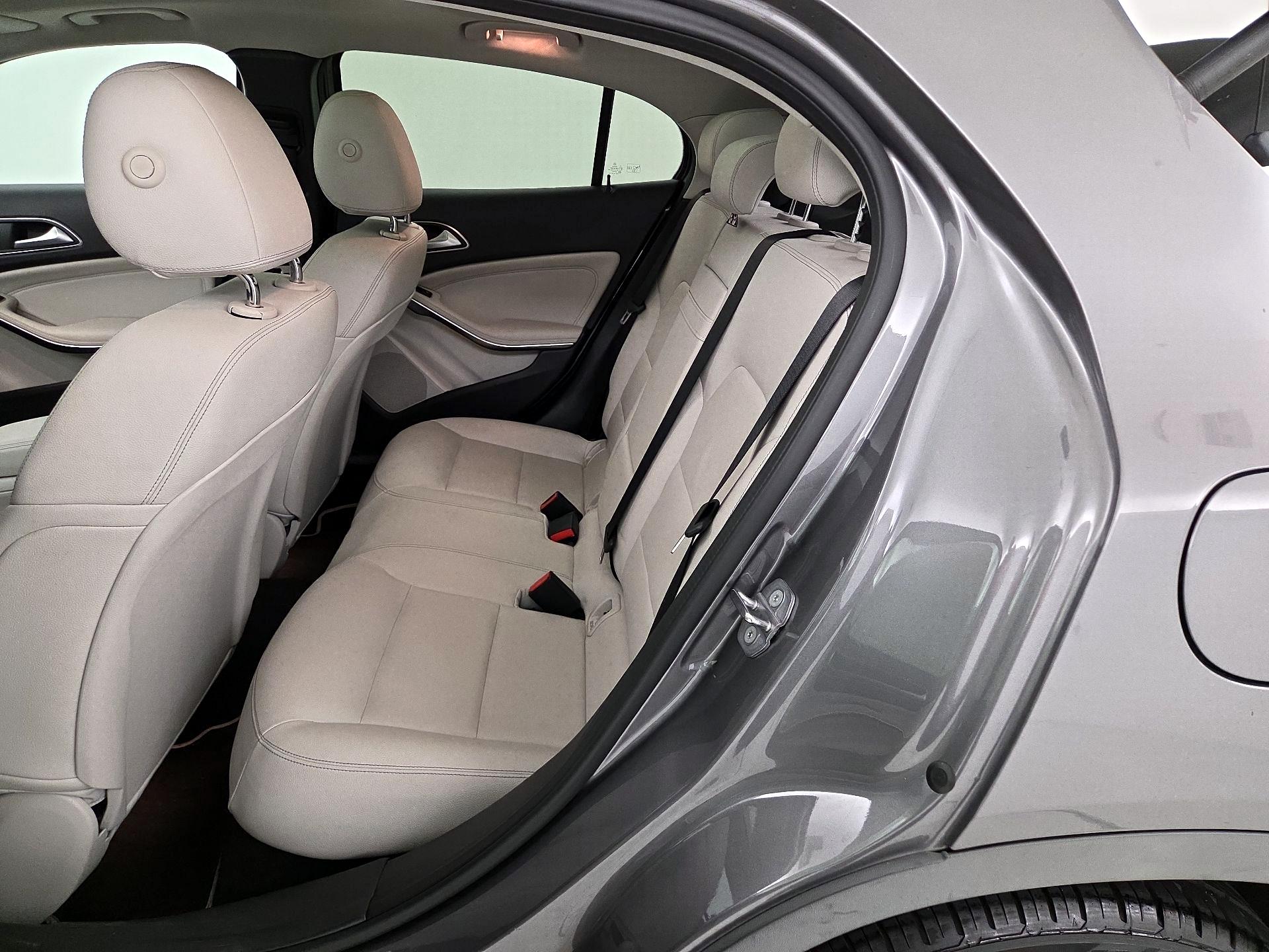 Thumbnail: 2020 Mercedes-Benz GLA - 20