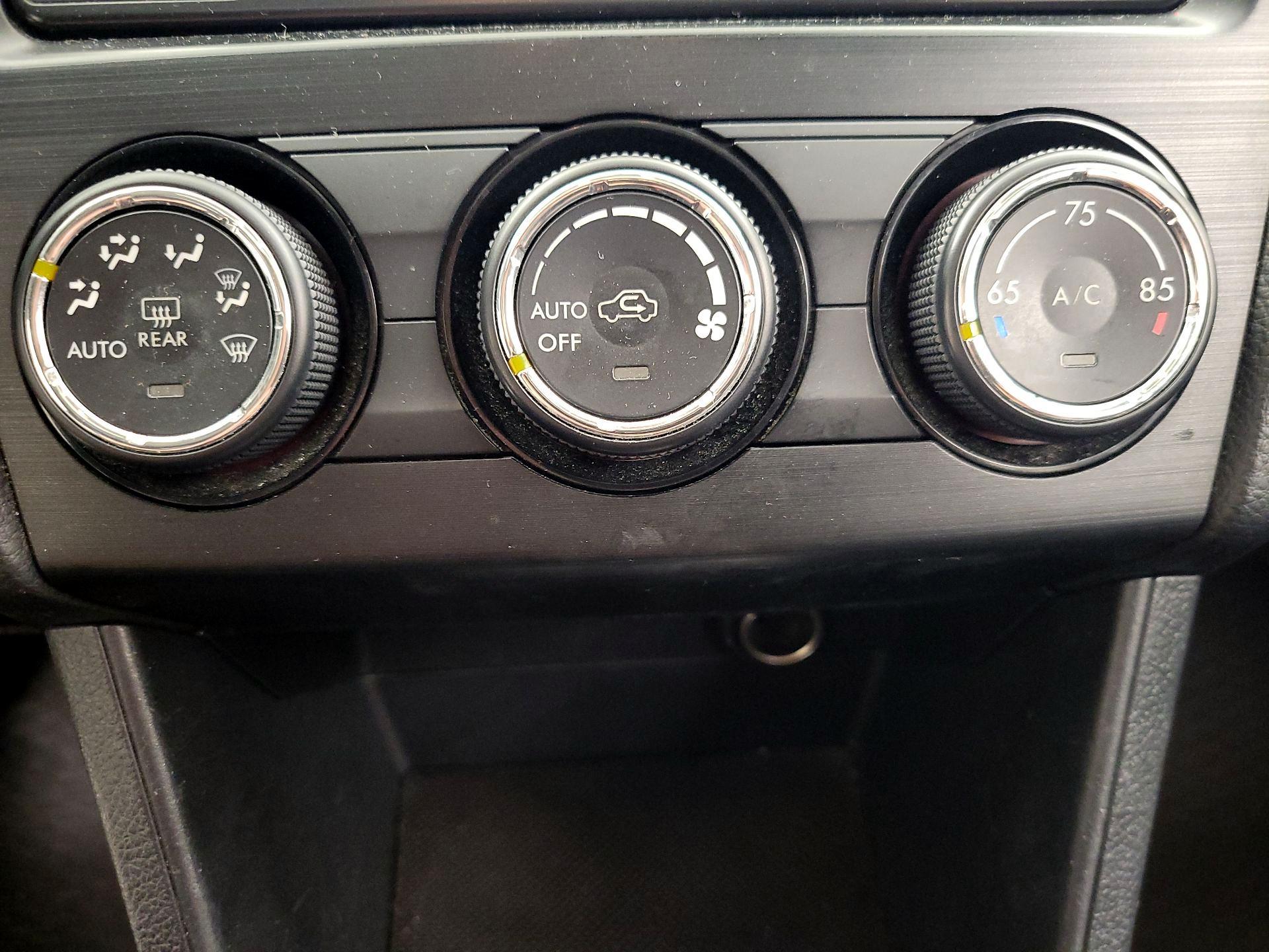 Thumbnail: 2014 Subaru XV Crosstrek - 17