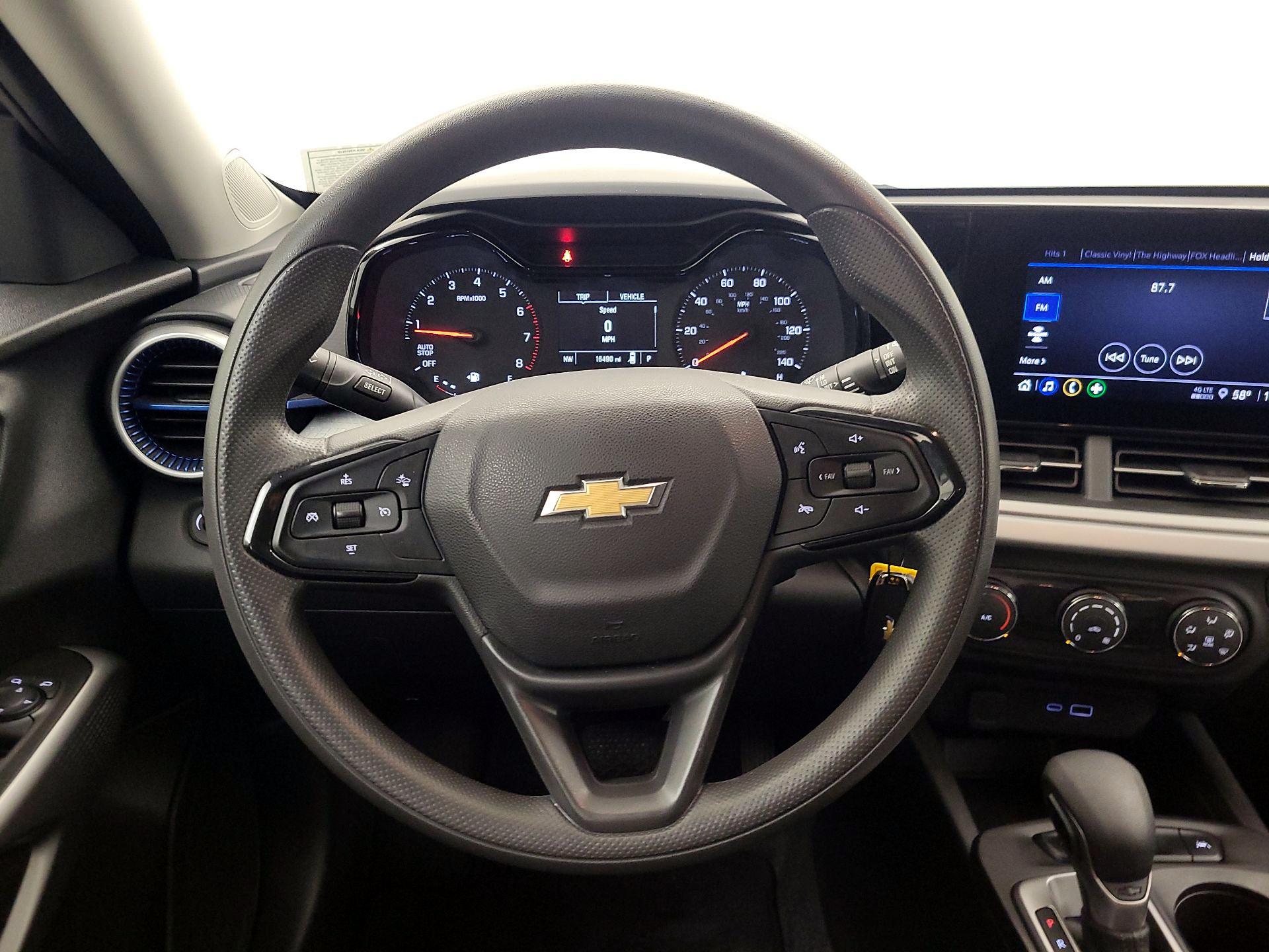 Thumbnail: 2024 Chevrolet Trax - 10