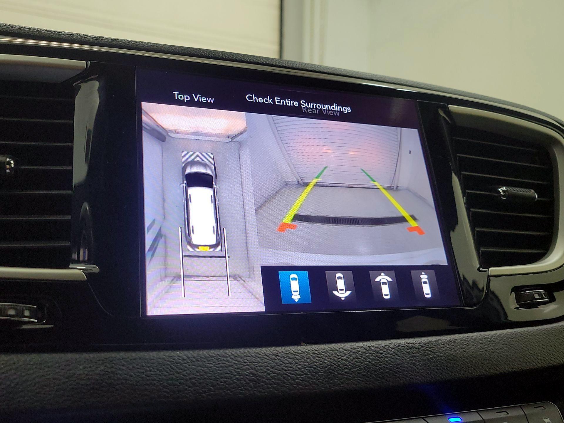 Thumbnail: 2020 Chrysler Pacifica - 15