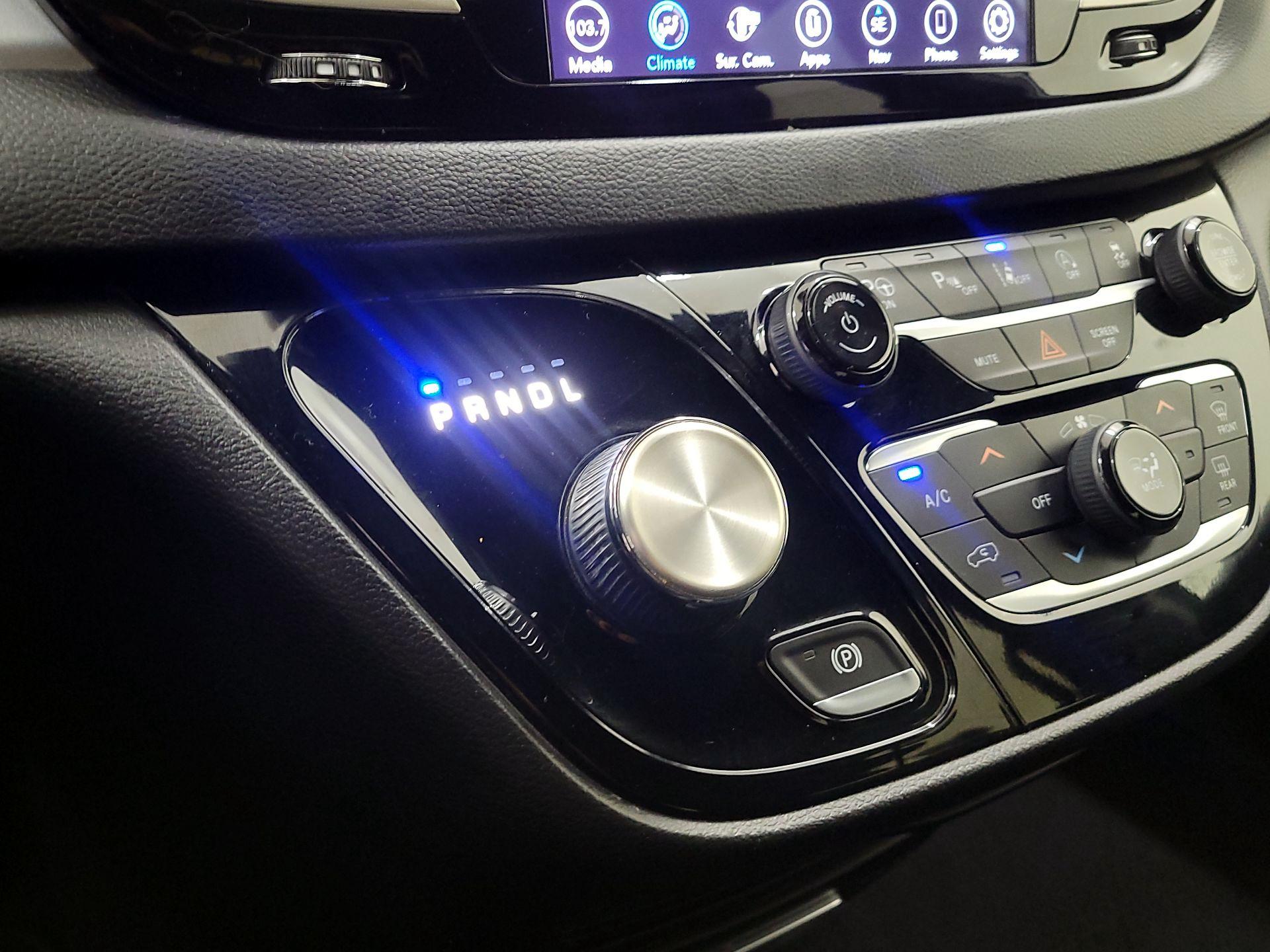 Thumbnail: 2020 Chrysler Pacifica - 18