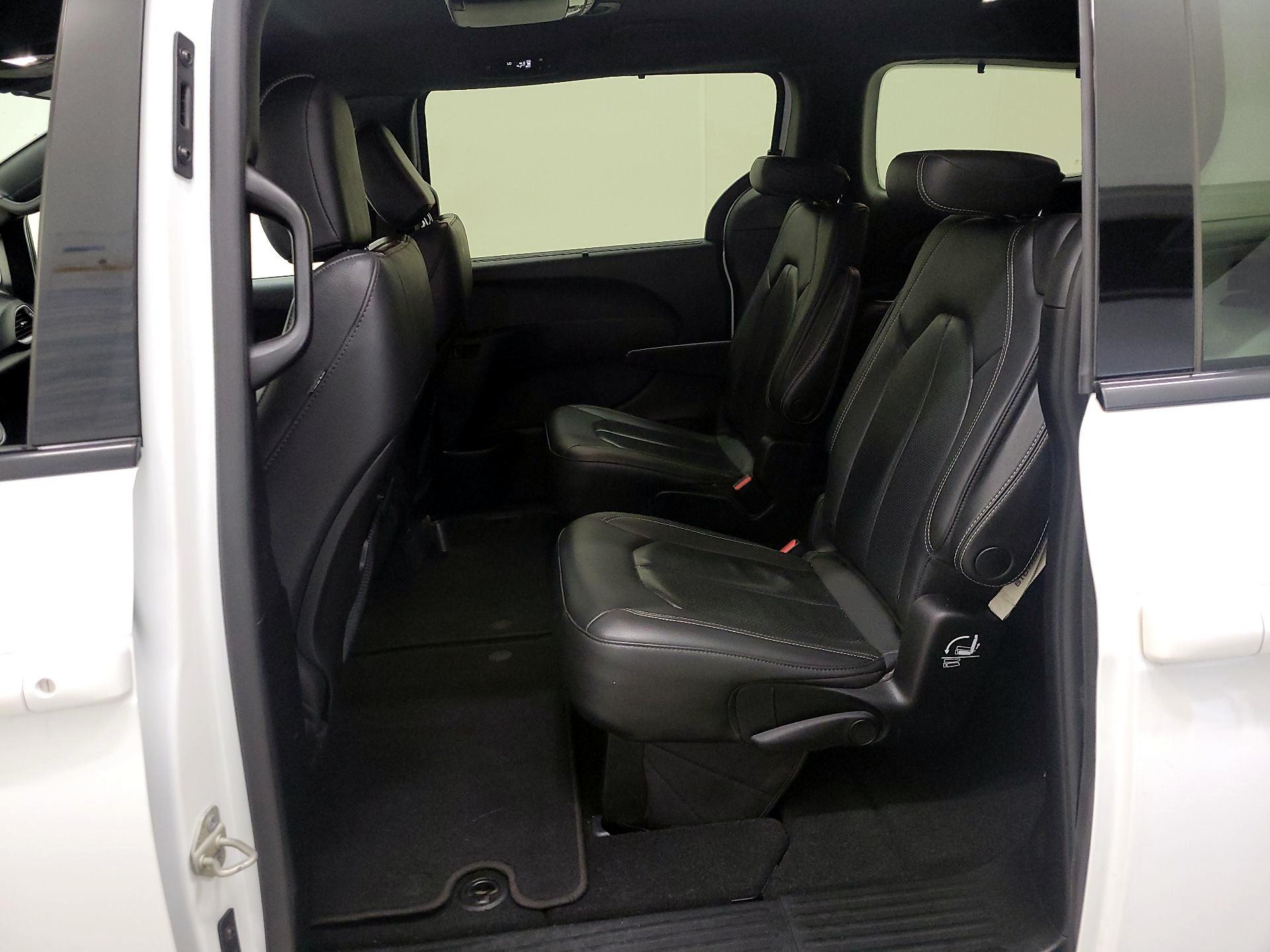 Thumbnail: 2020 Chrysler Pacifica - 20