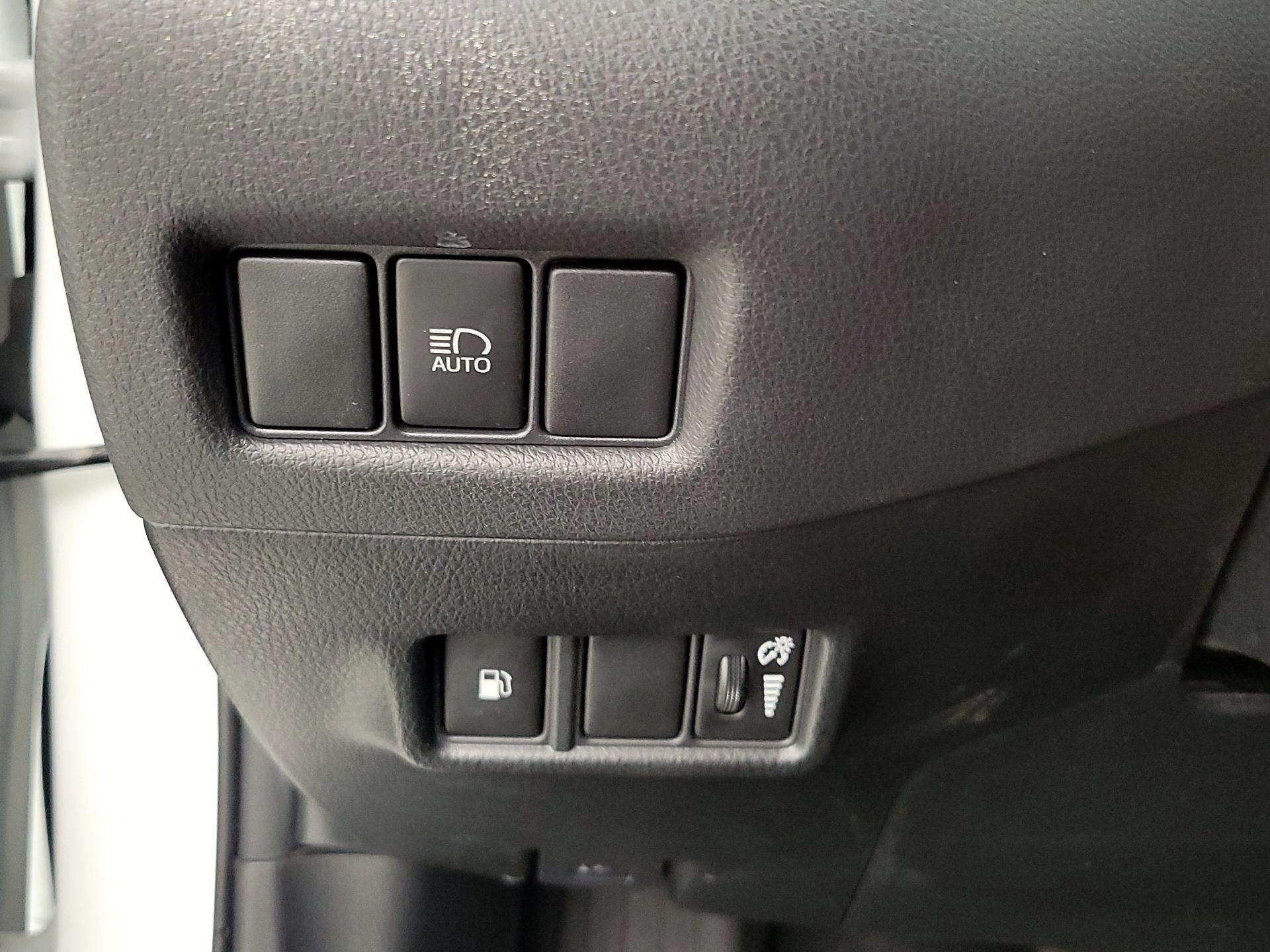 Thumbnail: 2022 Toyota C-HR - 13