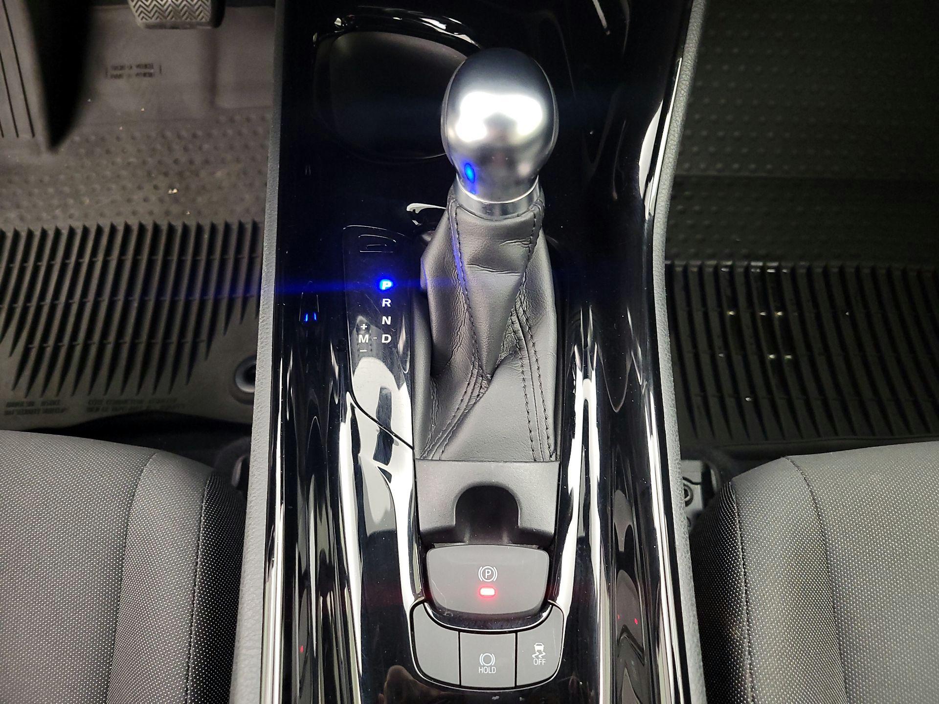 Thumbnail: 2022 Toyota C-HR - 17