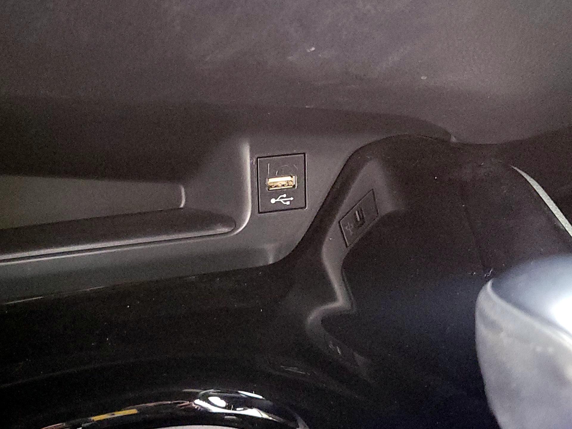 Thumbnail: 2022 Toyota C-HR - 18