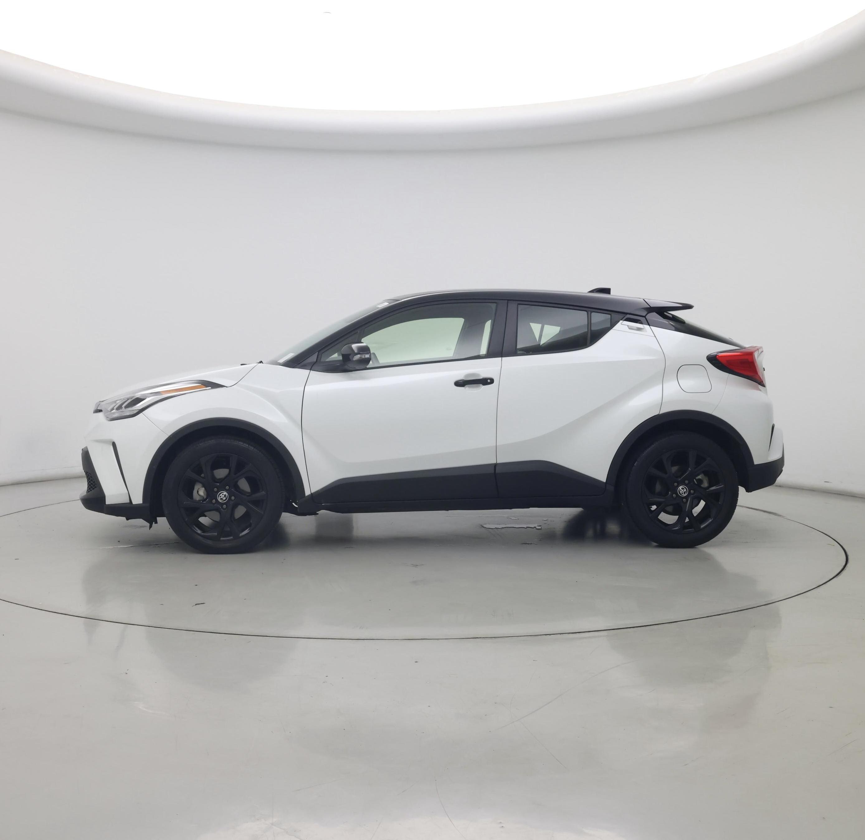 Thumbnail: 2022 Toyota C-HR - 3