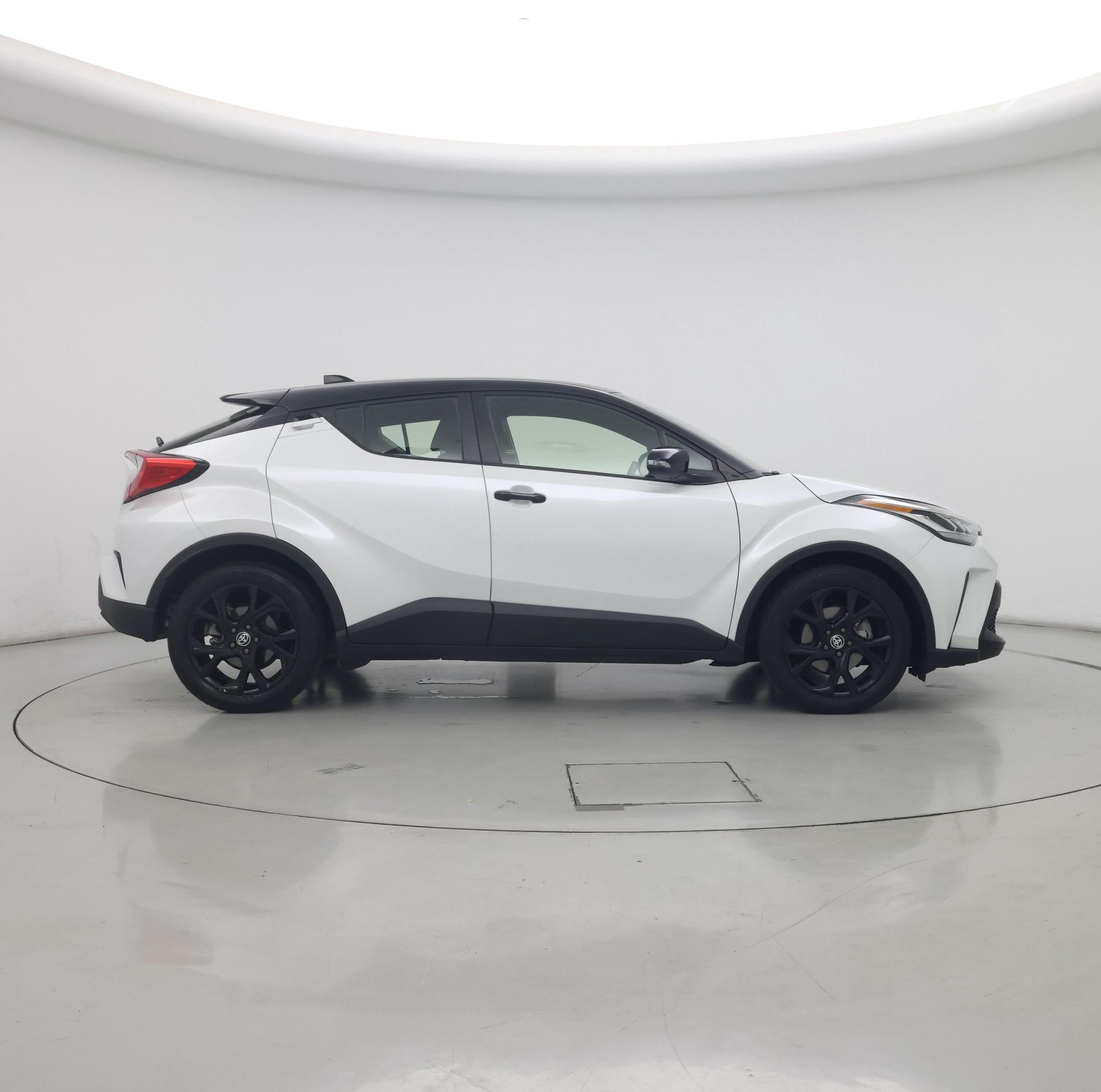 Thumbnail: 2022 Toyota C-HR - 7