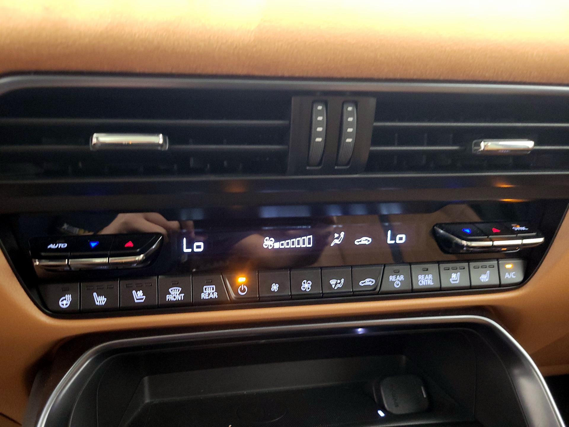 Thumbnail: 2025 Mazda CX-70 - 17