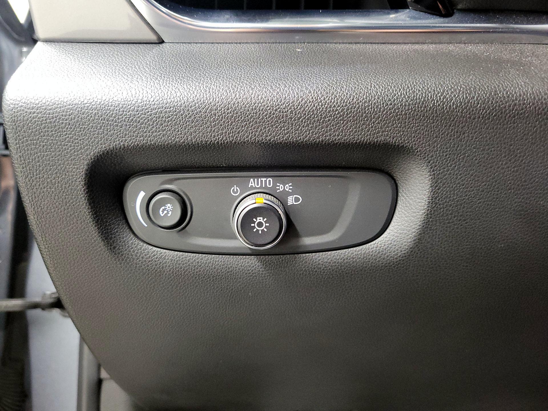 Thumbnail: 2021 Chevrolet Traverse - 13